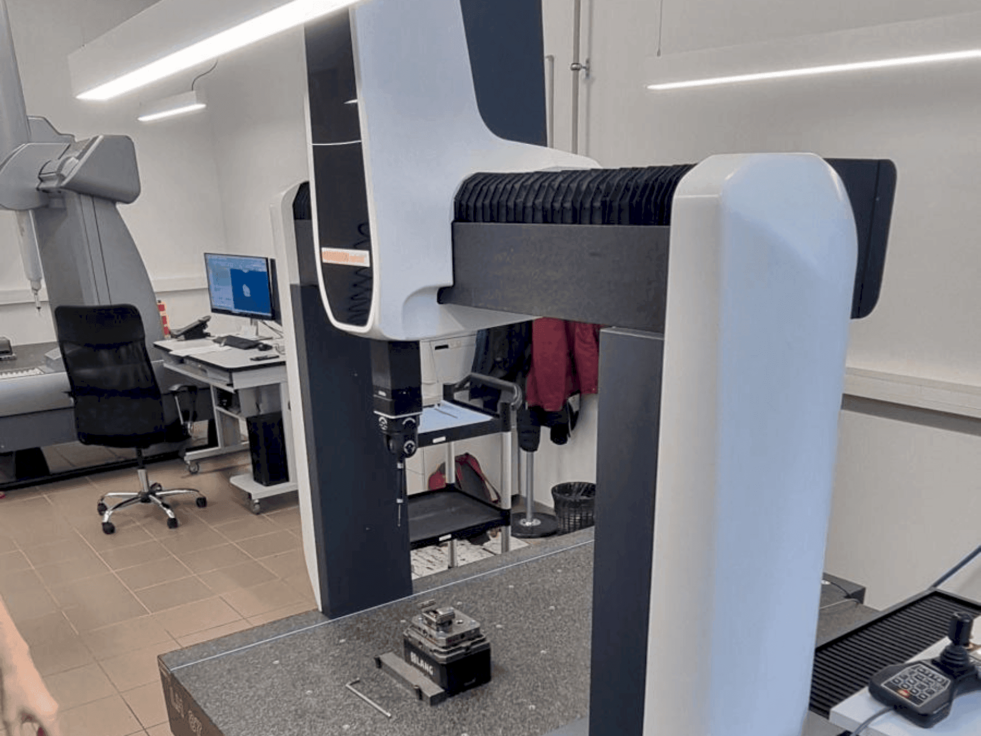 Masina Wenzel LH87 eestvaade