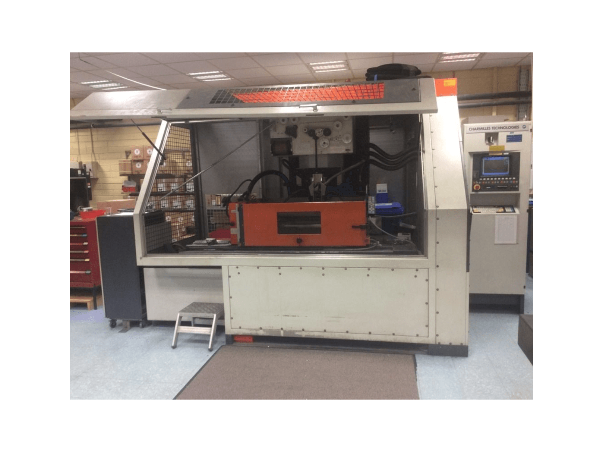 Masina CHARMILLES Robofil 4020 SI eestvaade