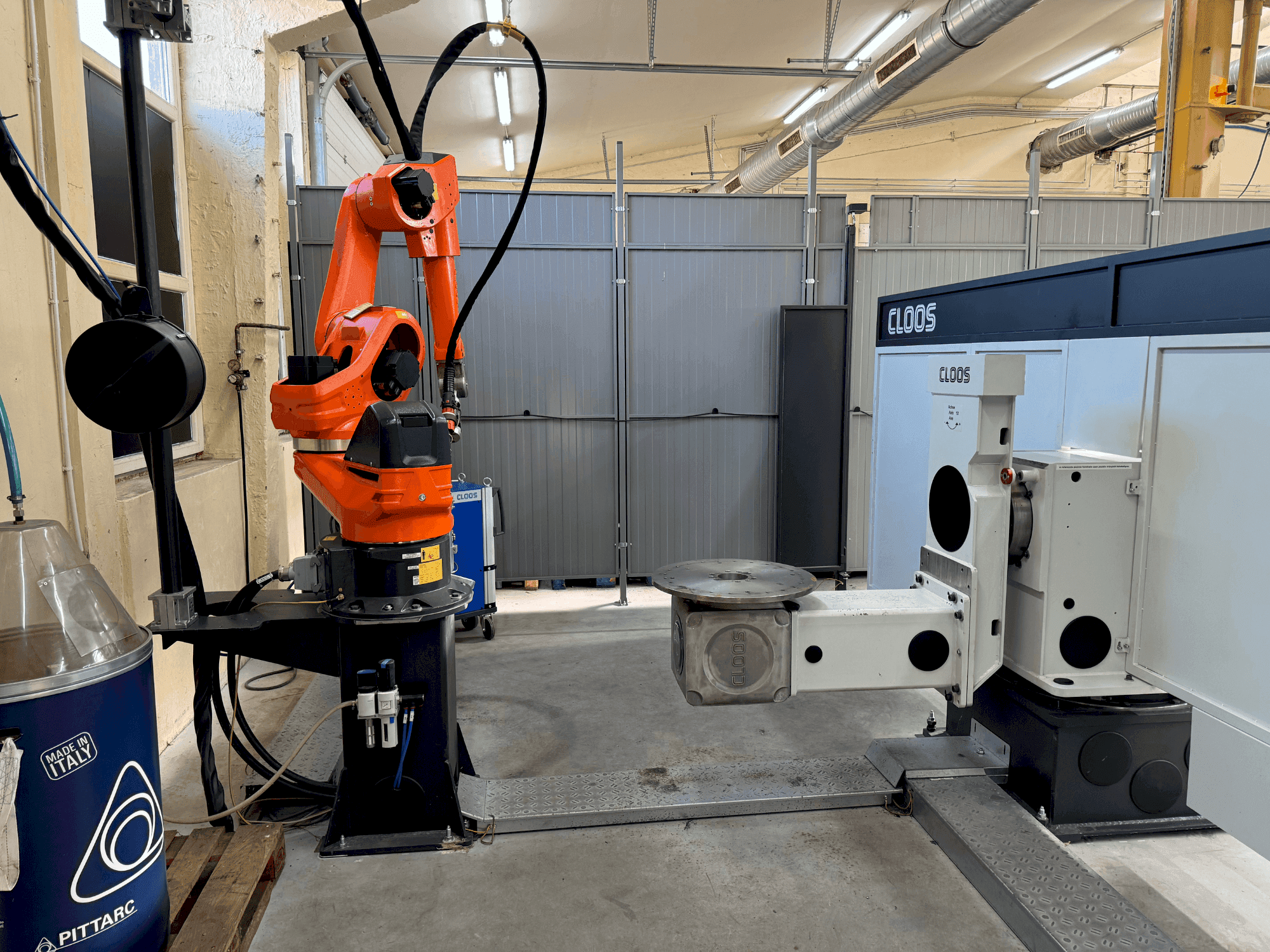 Masina CLOOS QIROX CS-50 eestvaade