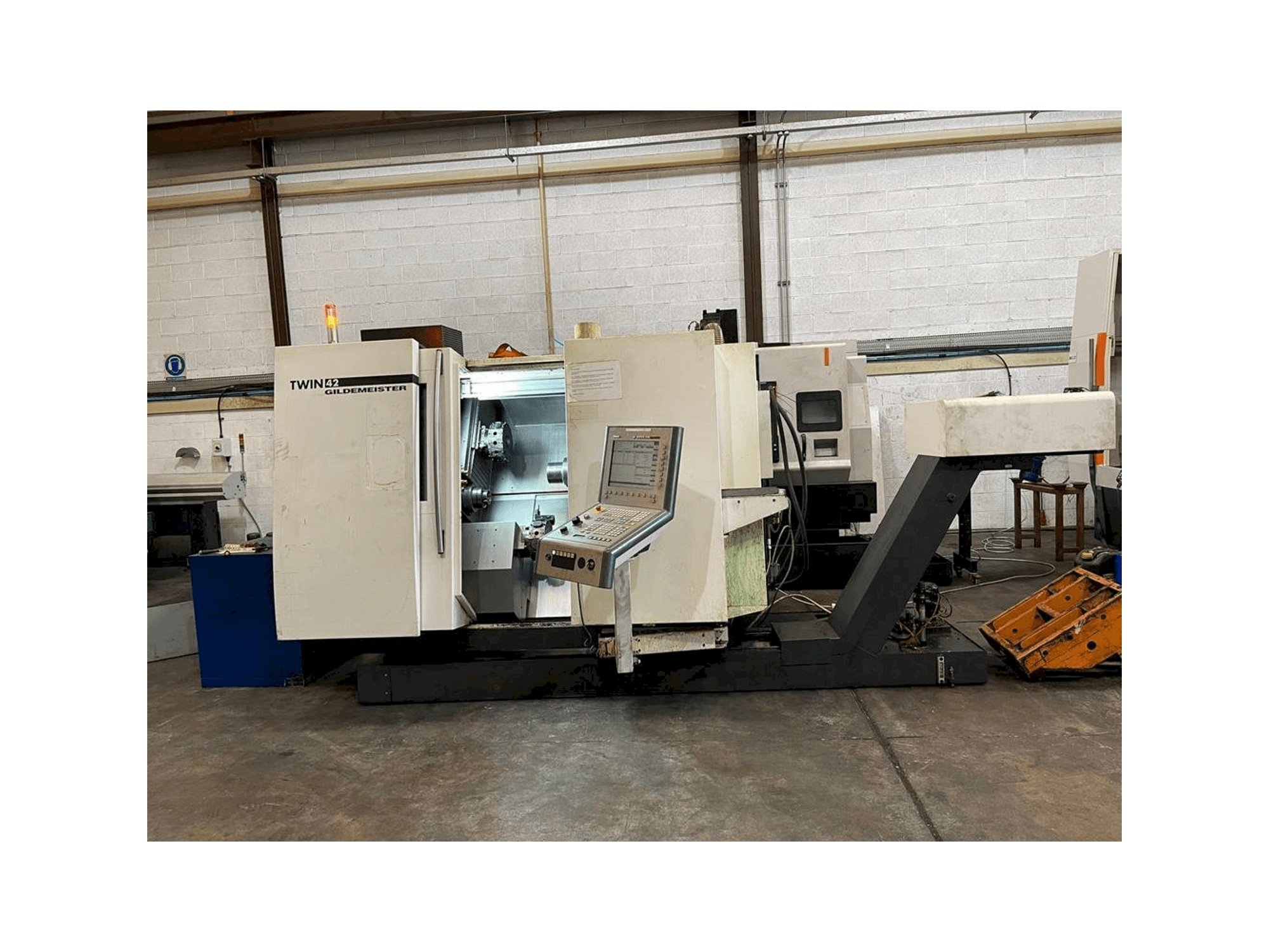 Masina DMG GILDEMEISTER TWIN 42 Rg1 eestvaade