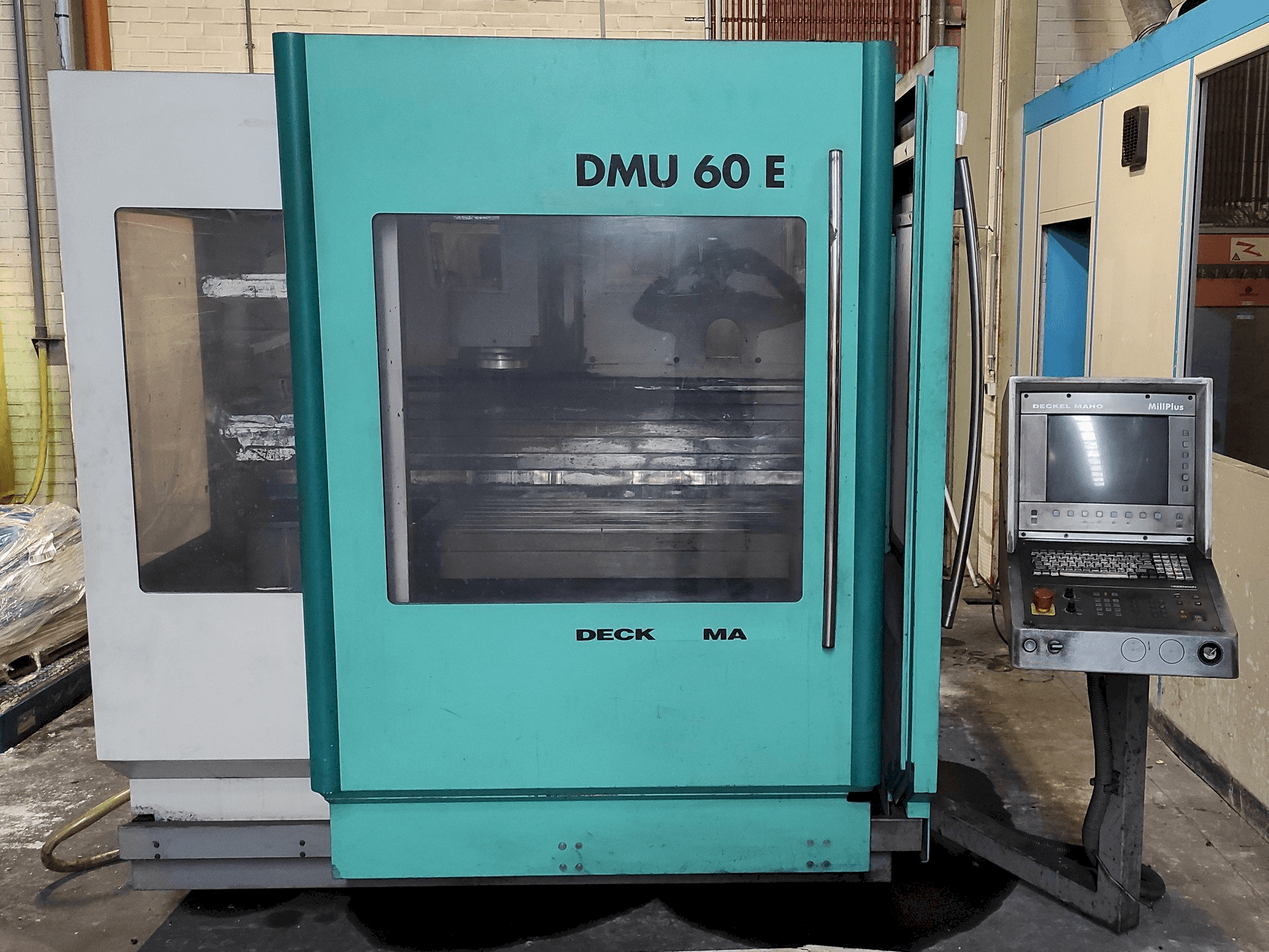 Masina DECKEL MAHO DMU 60 E eestvaade