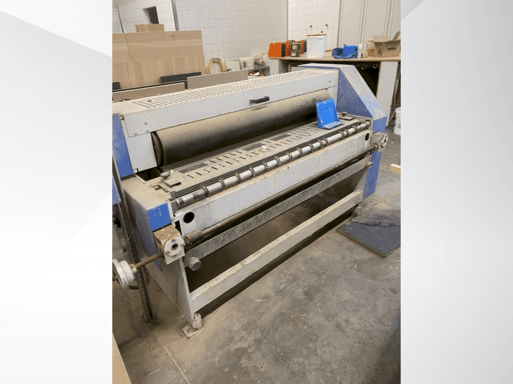 Masina HYMMEN TLA eestvaade