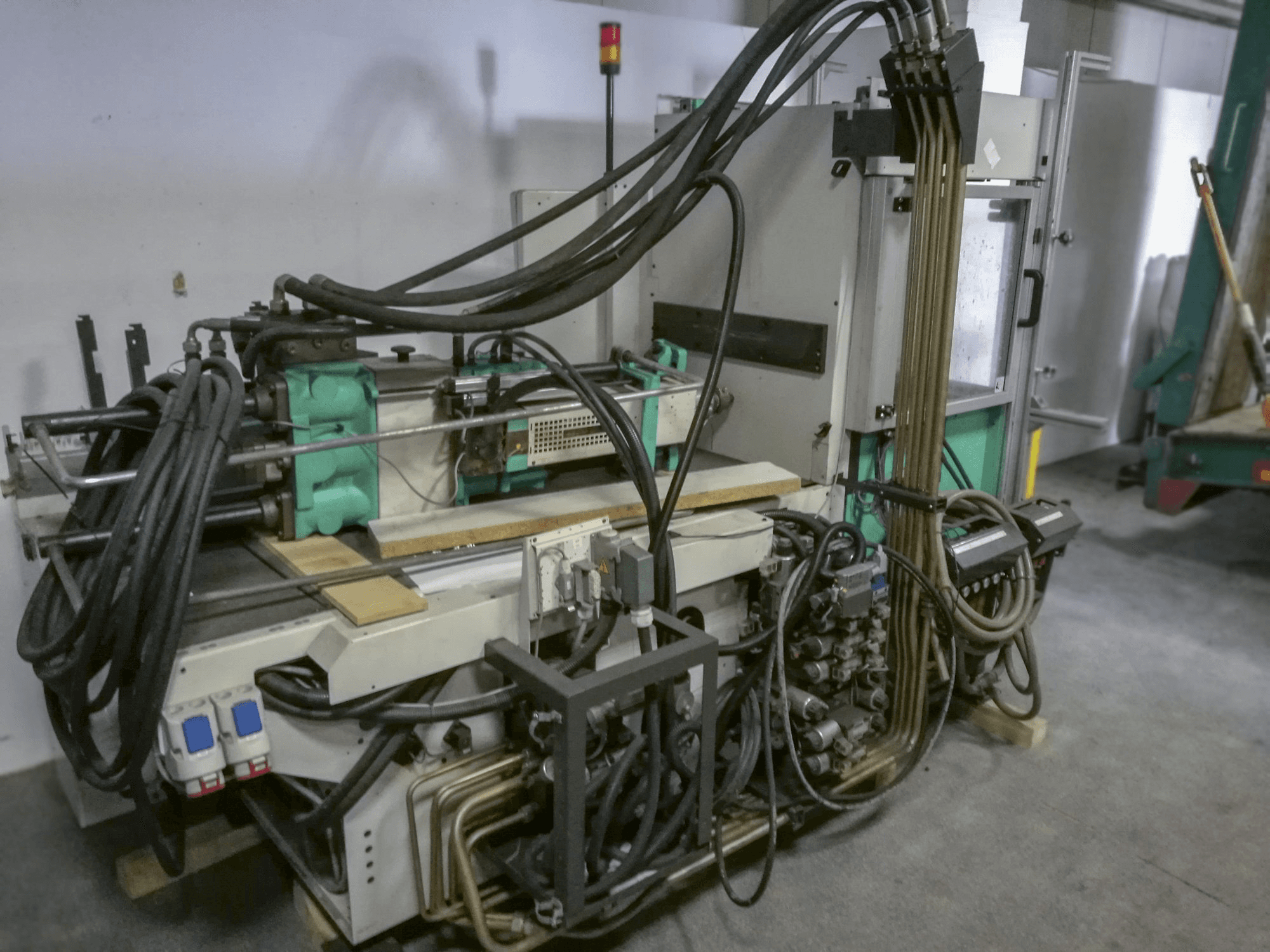 Masina Arburg 420C 800-250 eestvaade