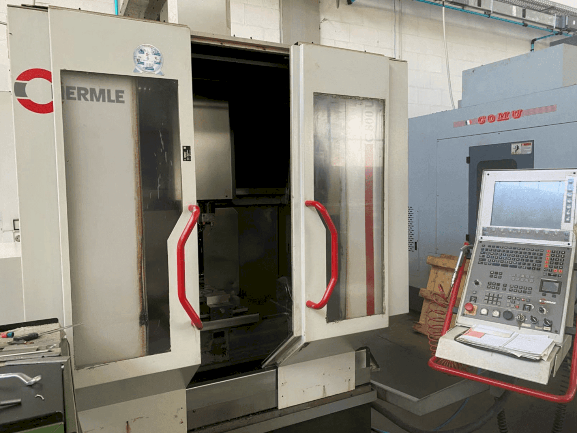 Masina HERMLE C 800 U eestvaade