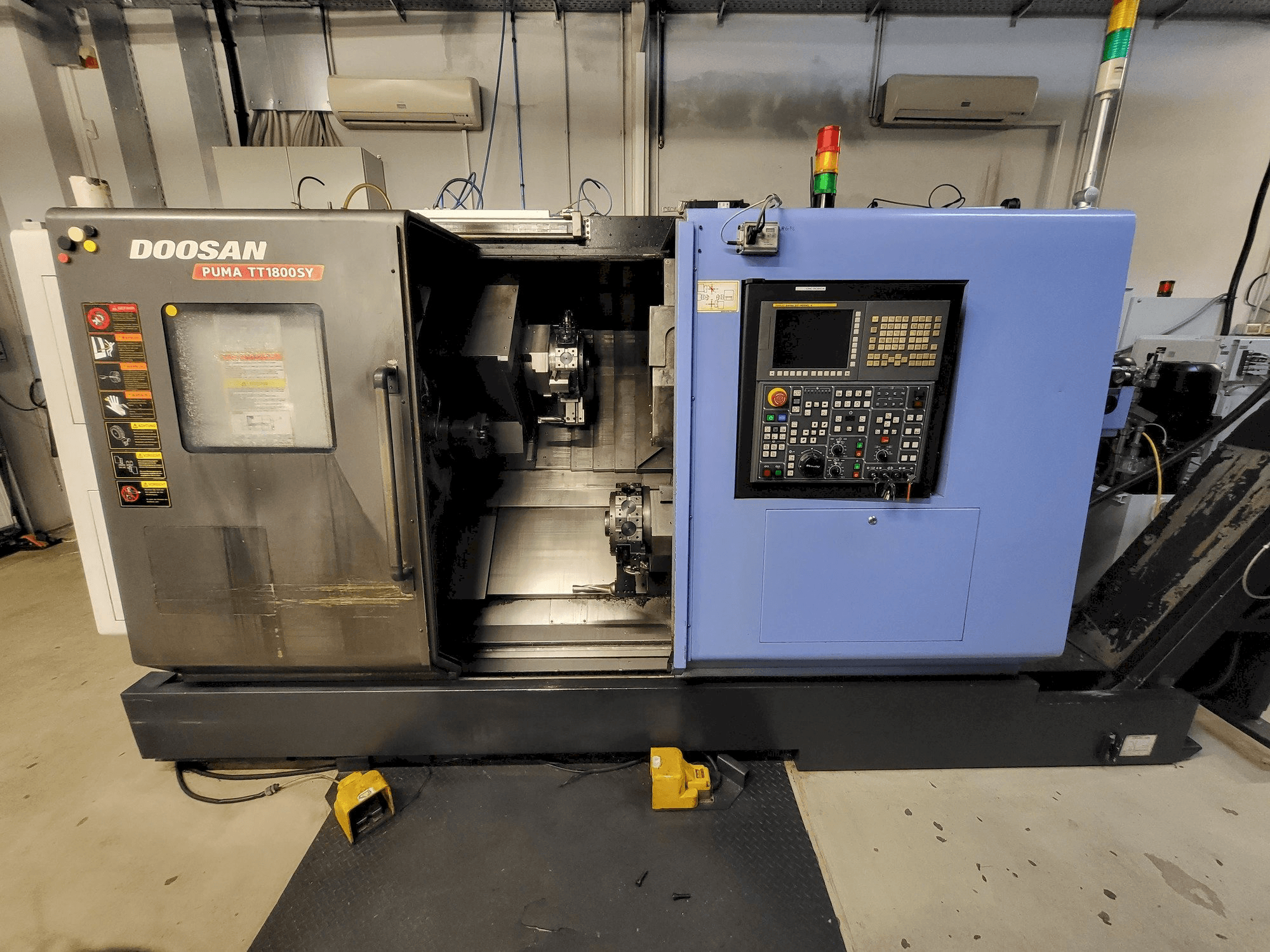 Masina DOOSAN PUMA TT1800SY eestvaade
