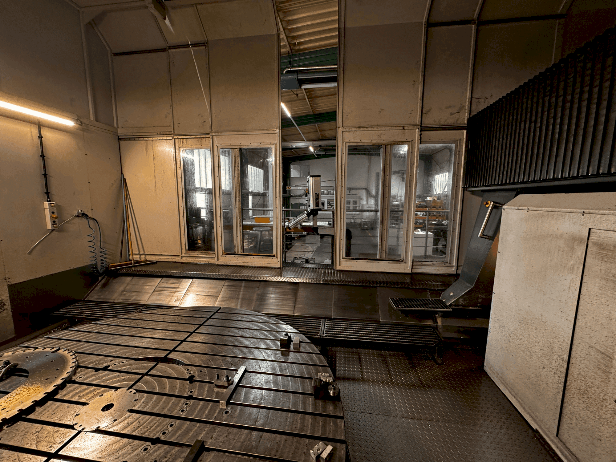 Masina AXA VPC 2800-U eestvaade