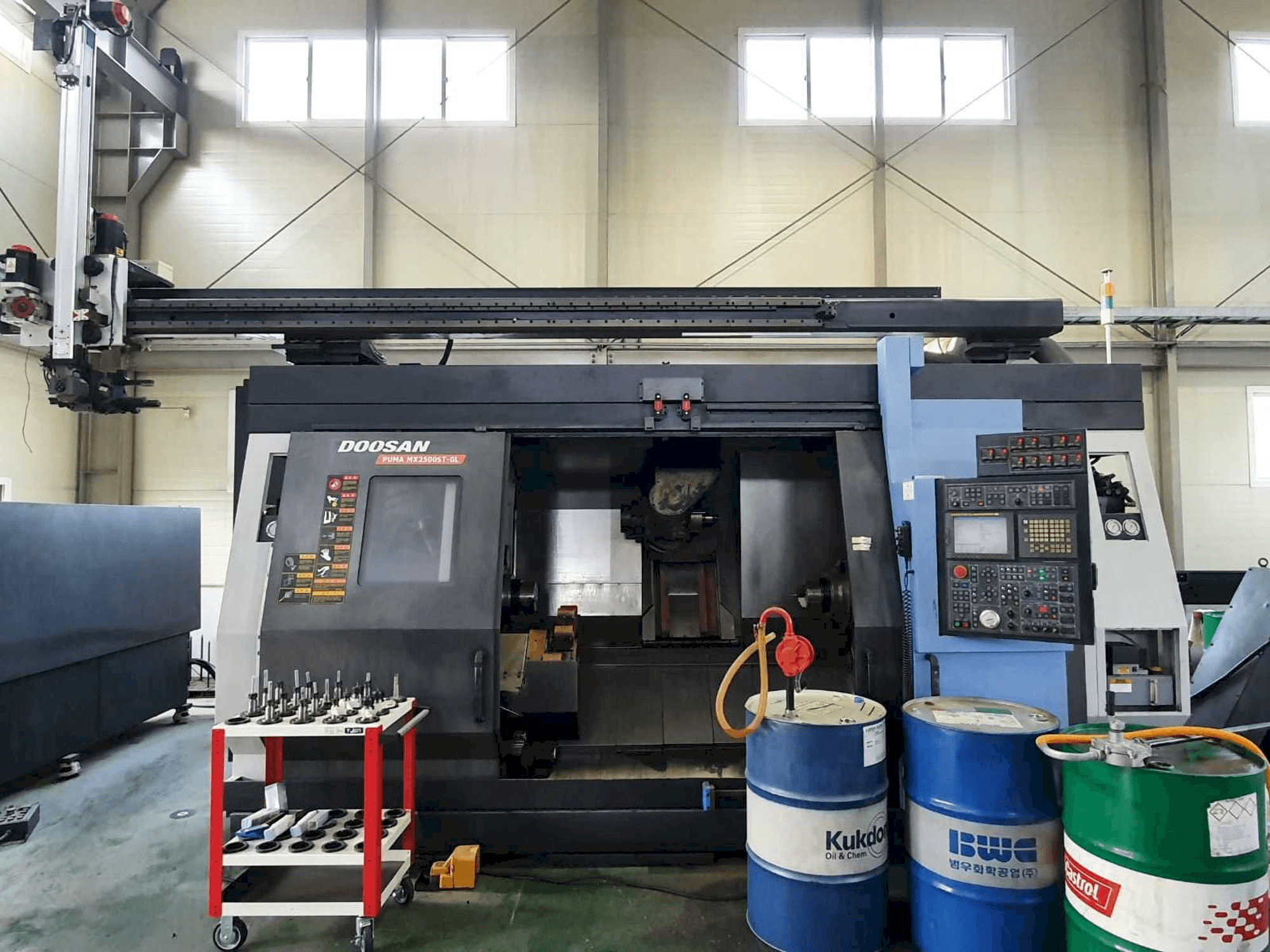 Masina Doosan Puma MX2500ST-GL eestvaade