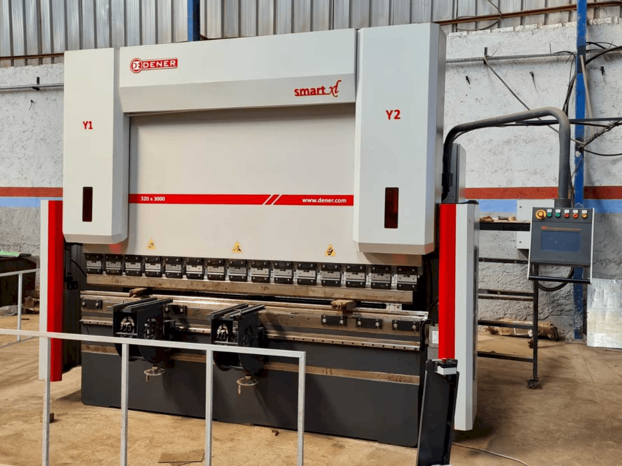 Masina DENER SX 30320 eestvaade