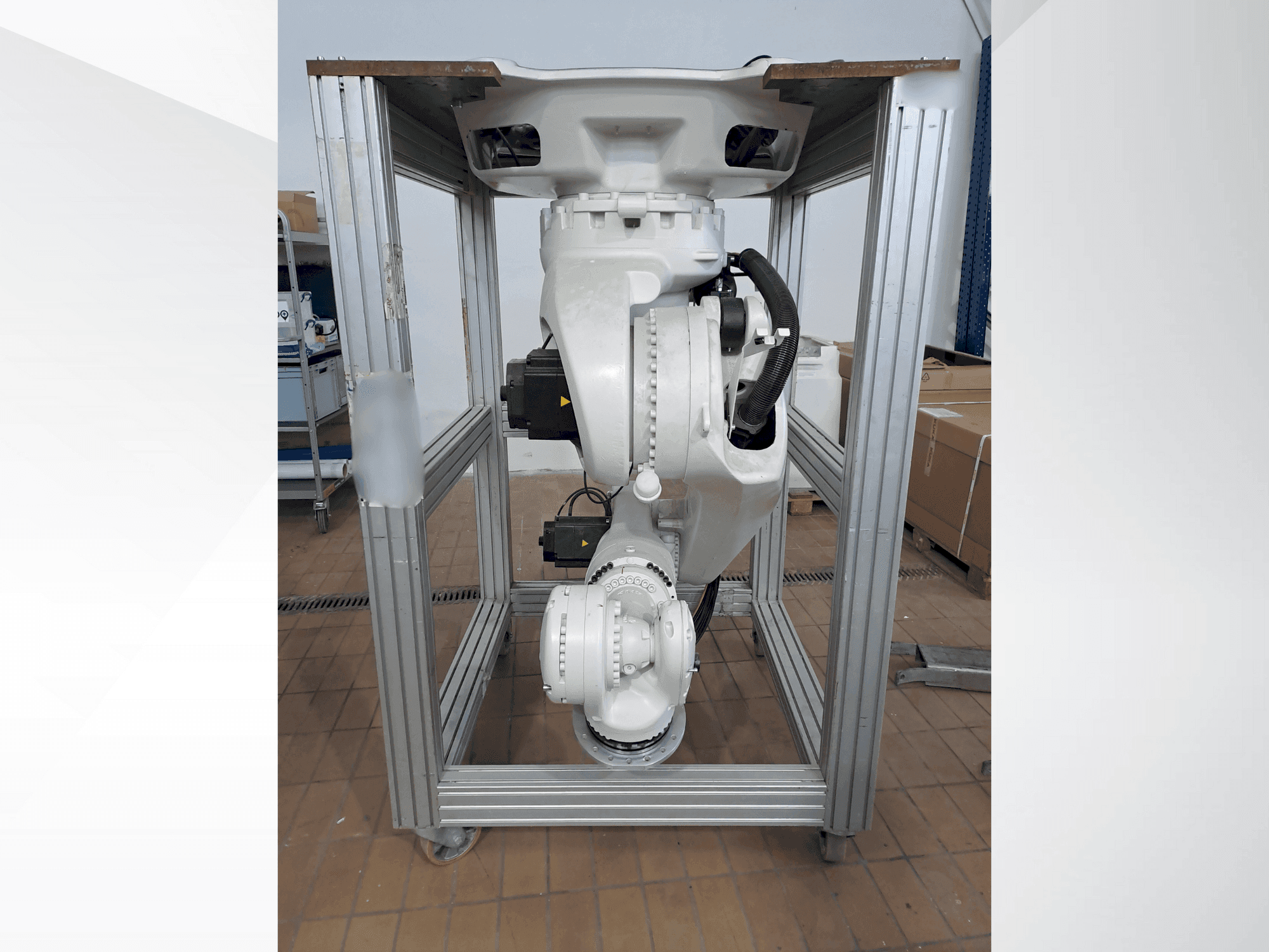 Masina KUKA KR270 R2700 C ultra MED (2015) eestvaade