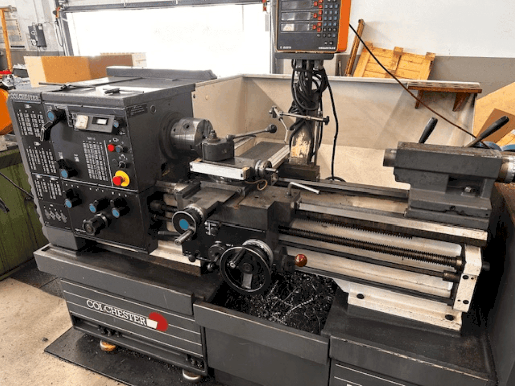 Masina Colchester Master 3250 eestvaade
