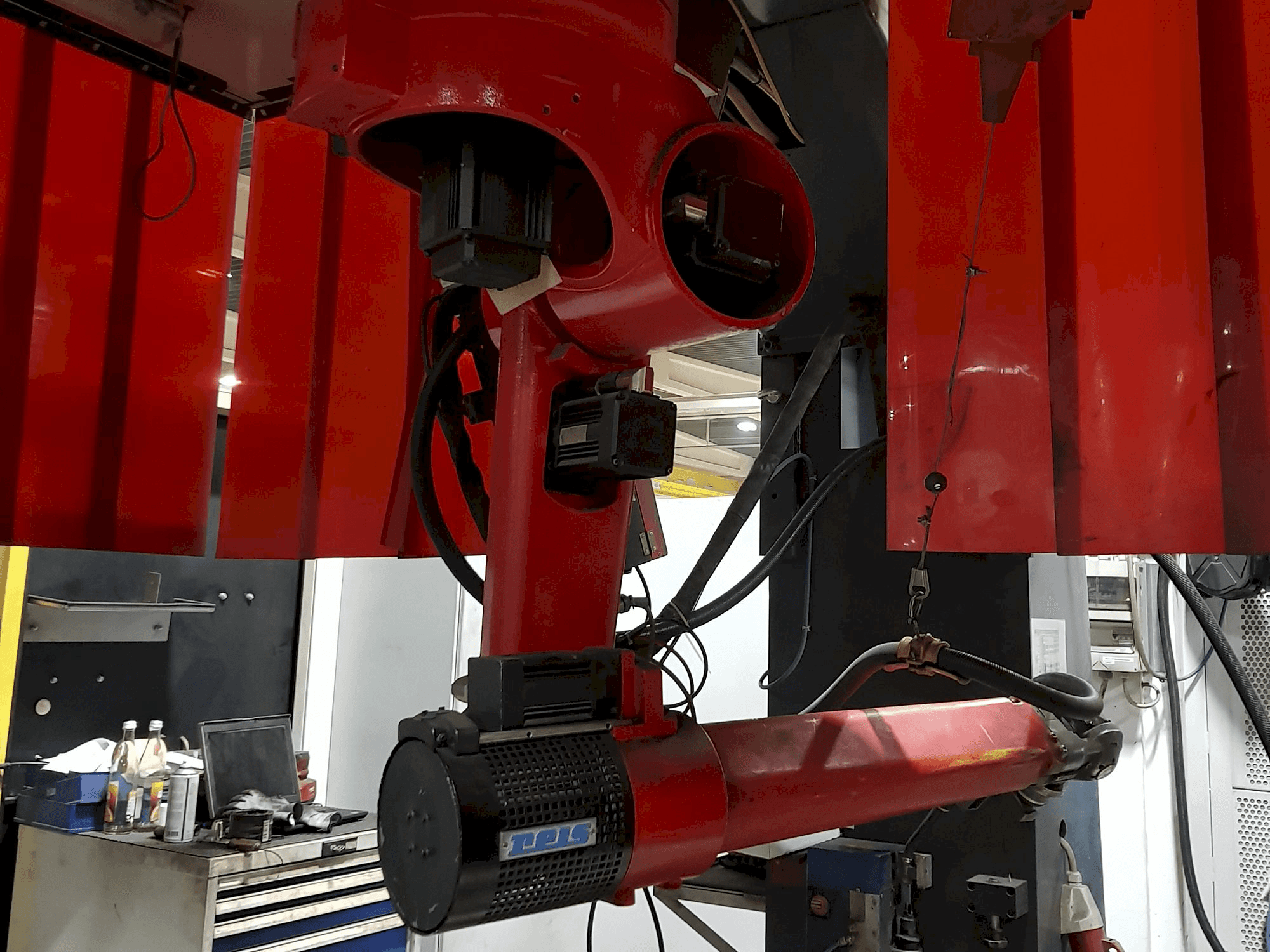 Masina Reis Robotics RV30-16 eestvaade