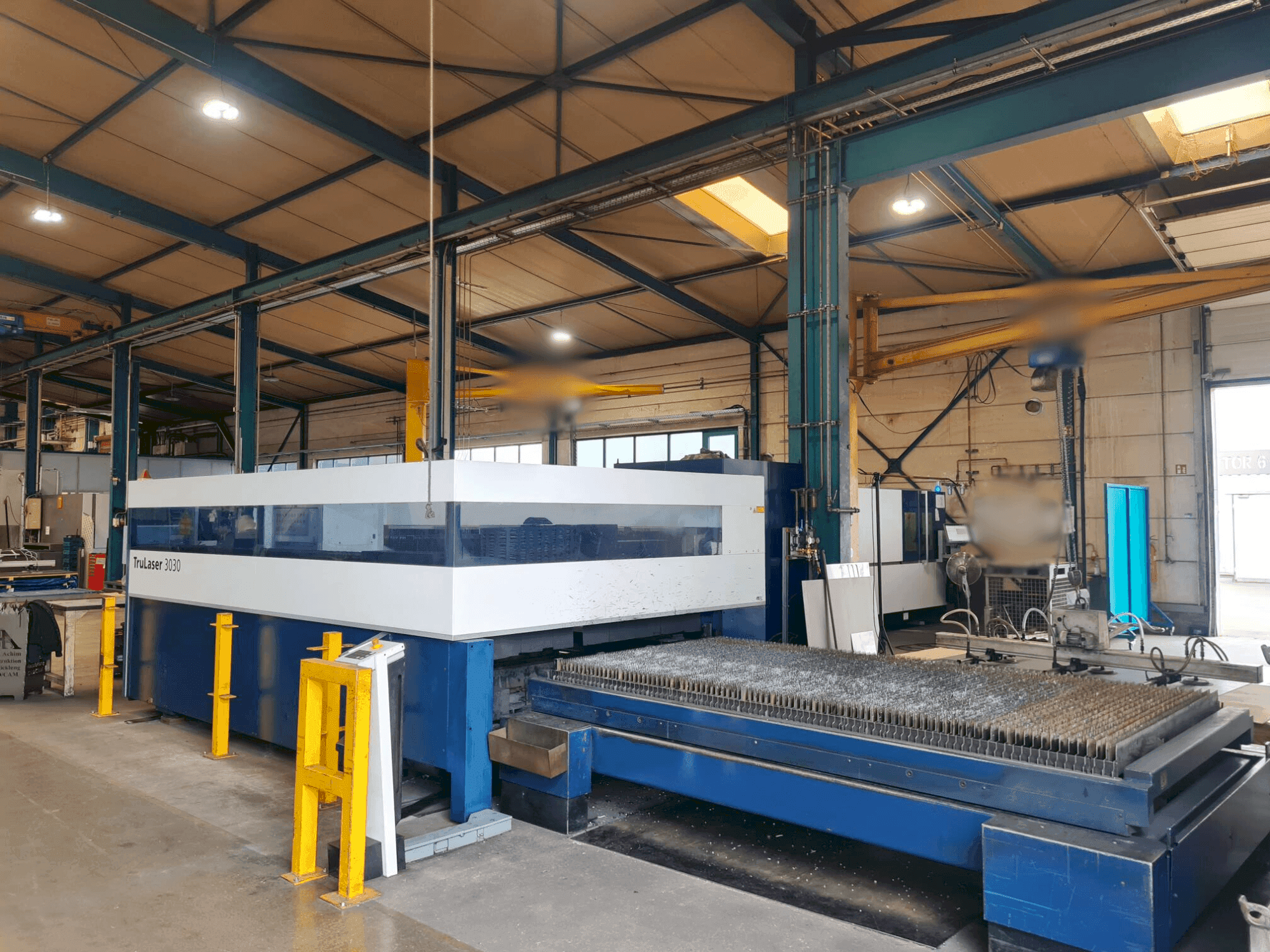Masina TRUMPF L3030 eestvaade