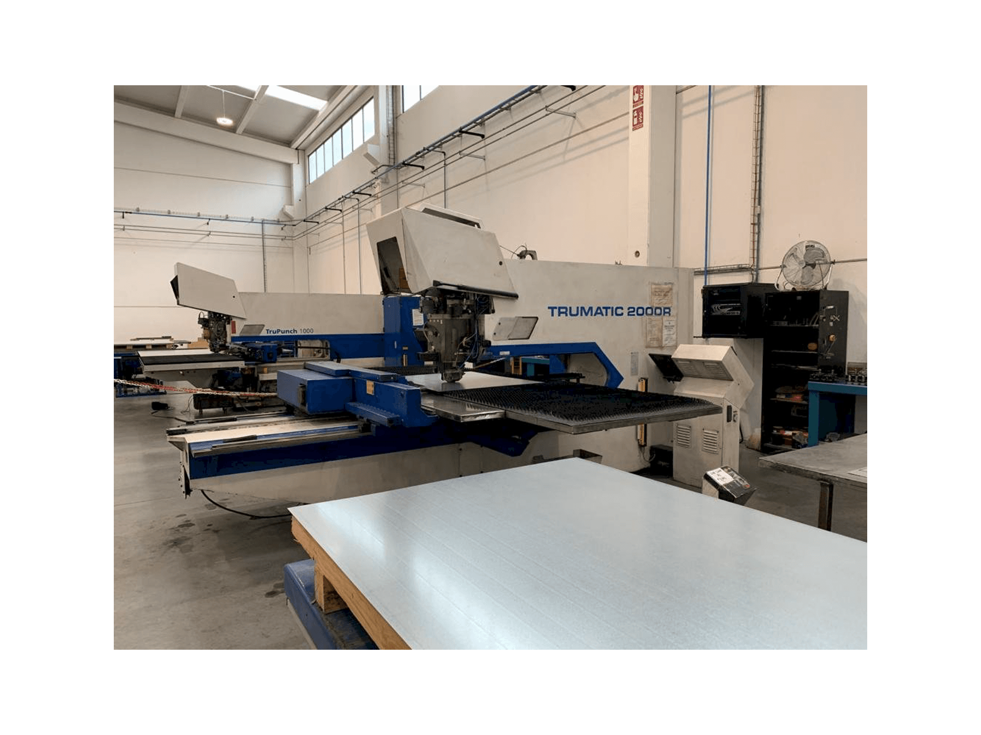 Masina Trumpf Trumatic 2000 R eestvaade
