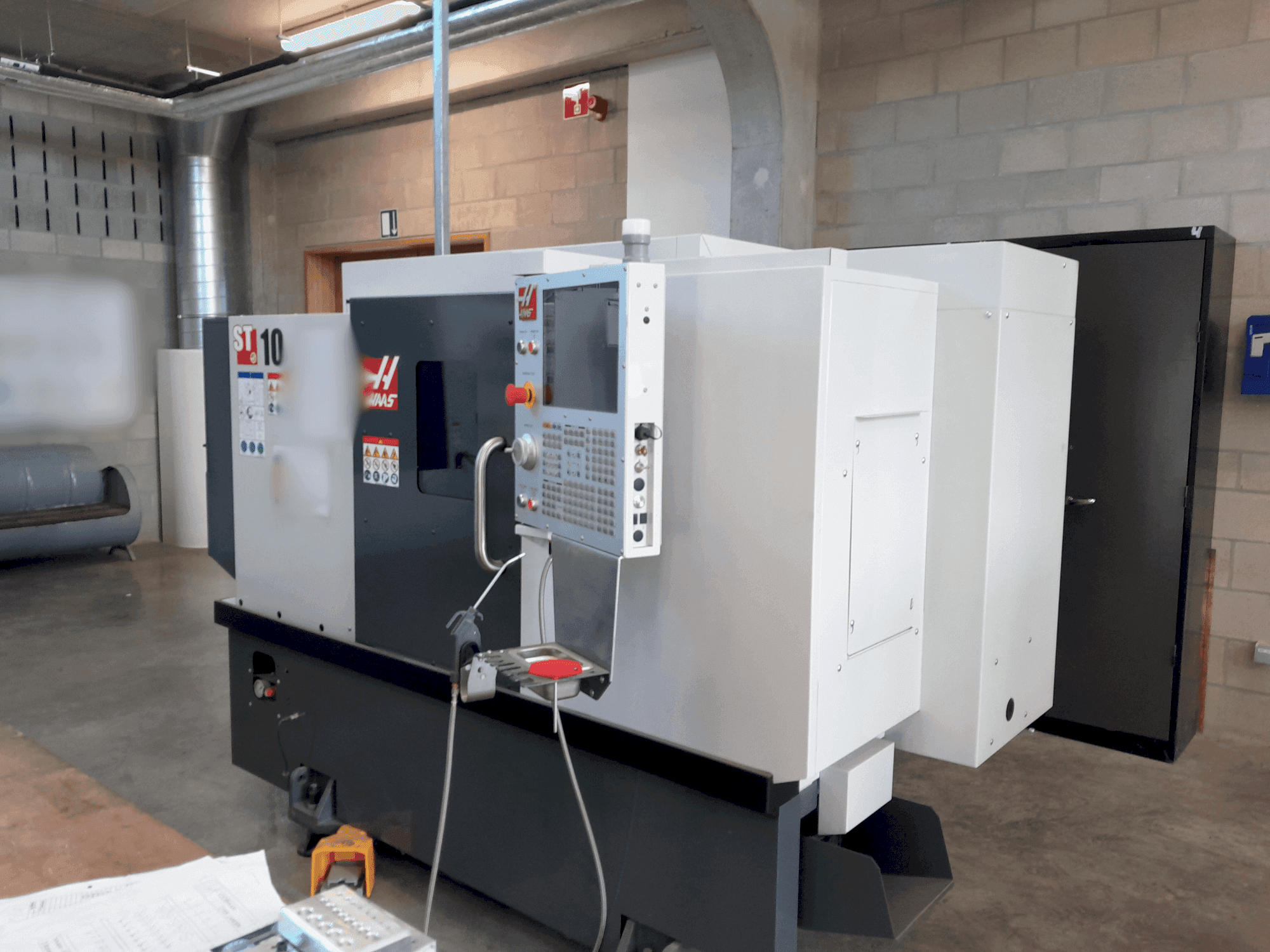 Masina HAAS ST-10 eestvaade