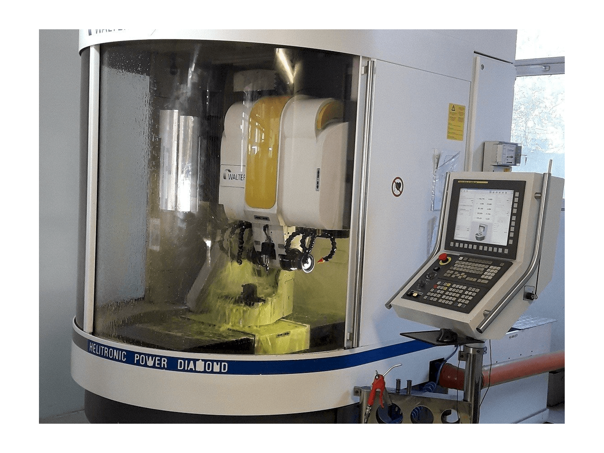 Masina Walter Helitronic Power F eestvaade