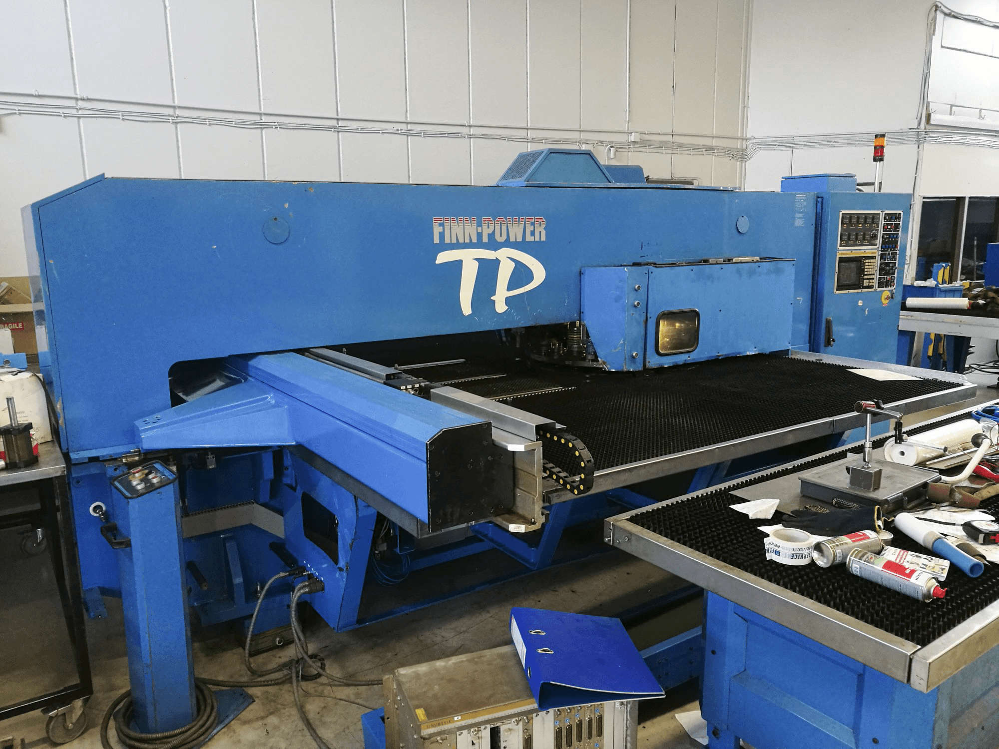 Masinavaade Finn-Power TP 2525 vasakult
