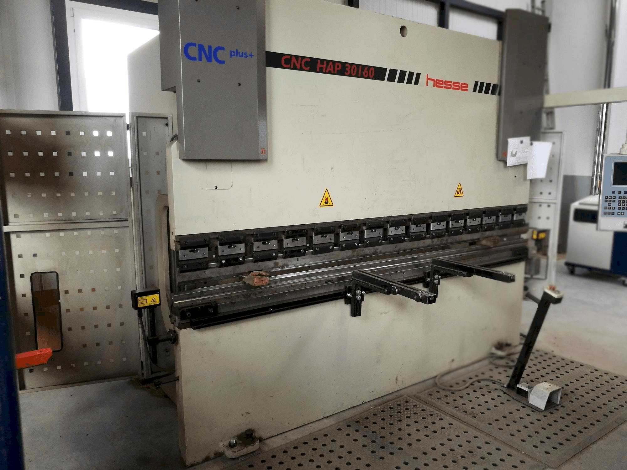 Masina Hesse CNC HAP 30160 eestvaade
