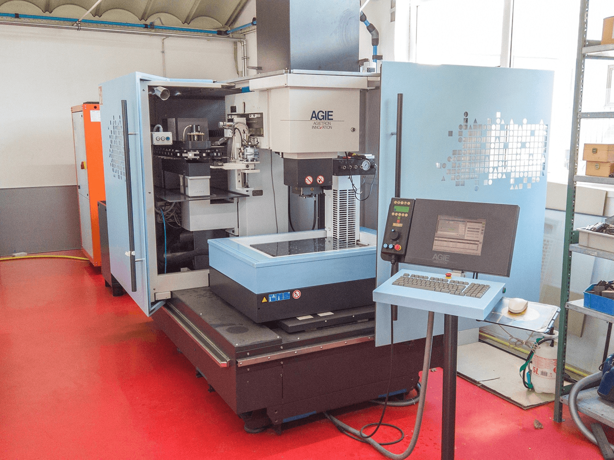 Masina AGIE AGIETRON INNOVATION 2 eestvaade