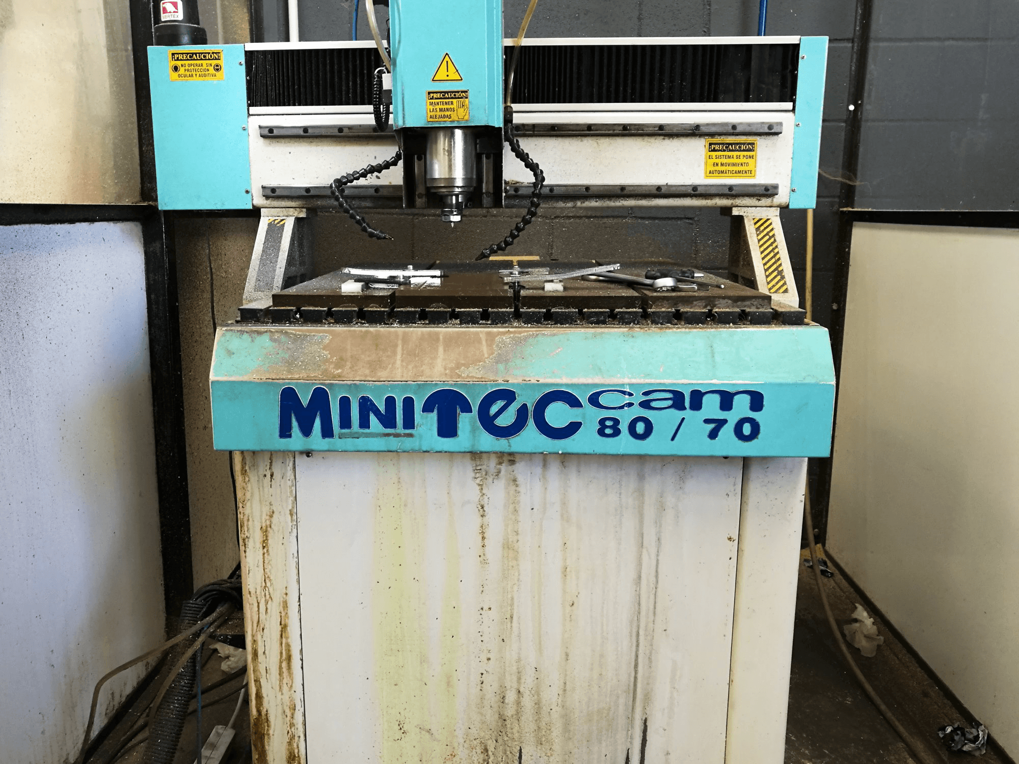 Masina Mini Teccam 8070 eestvaade