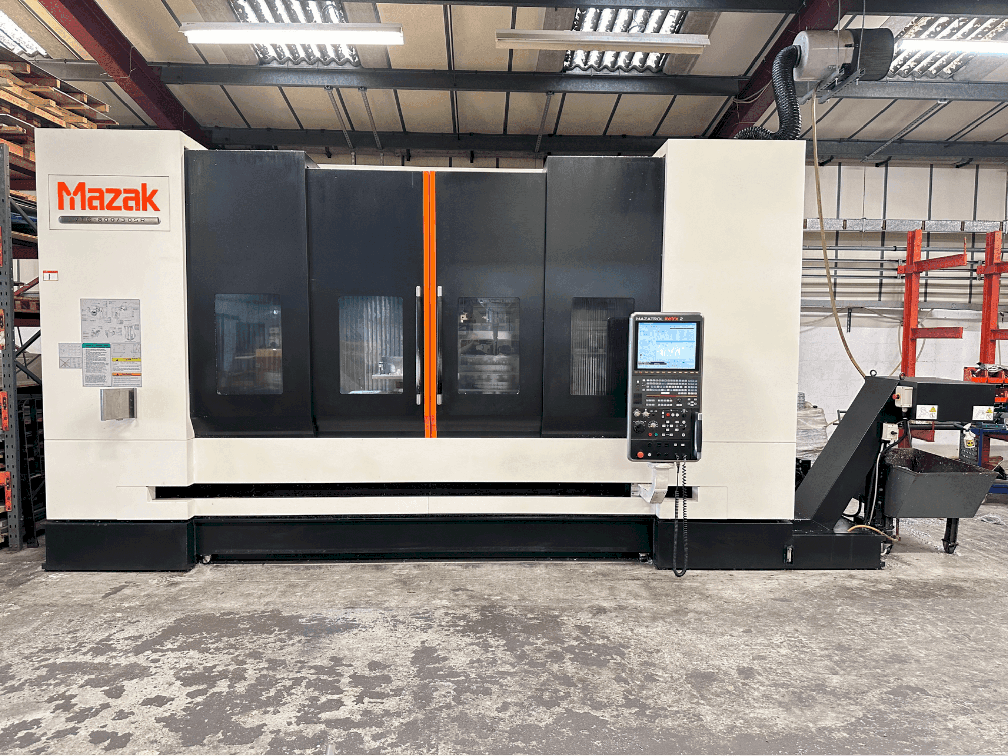 Masina Mazak VTC-800/30SR eestvaade