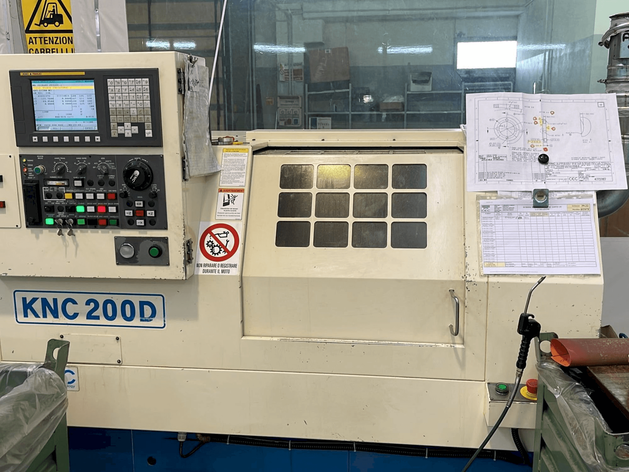 Masina Kitamura KNC 200D eestvaade