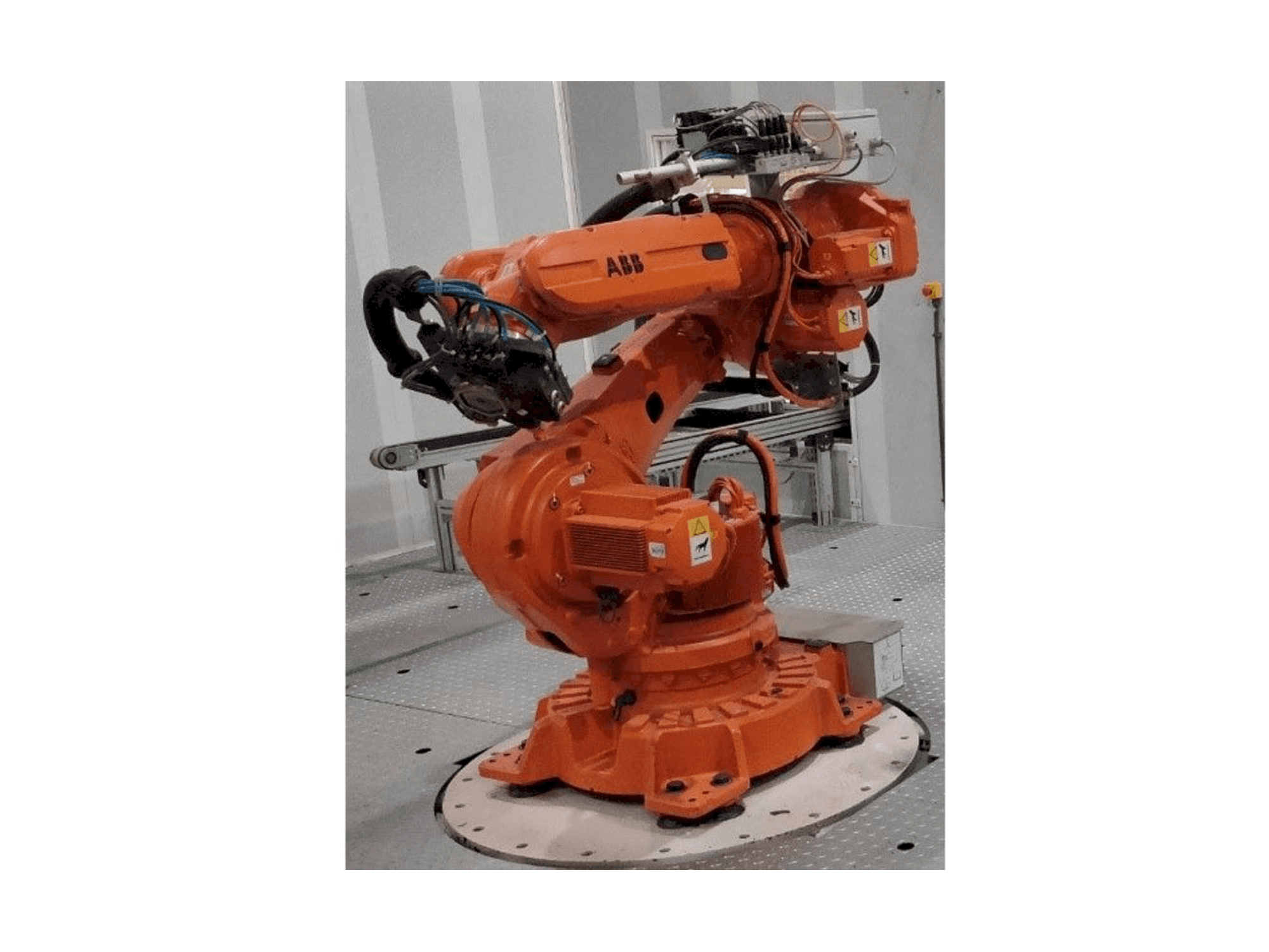 Masina ABB IRB 6620-150/2.2 eestvaade