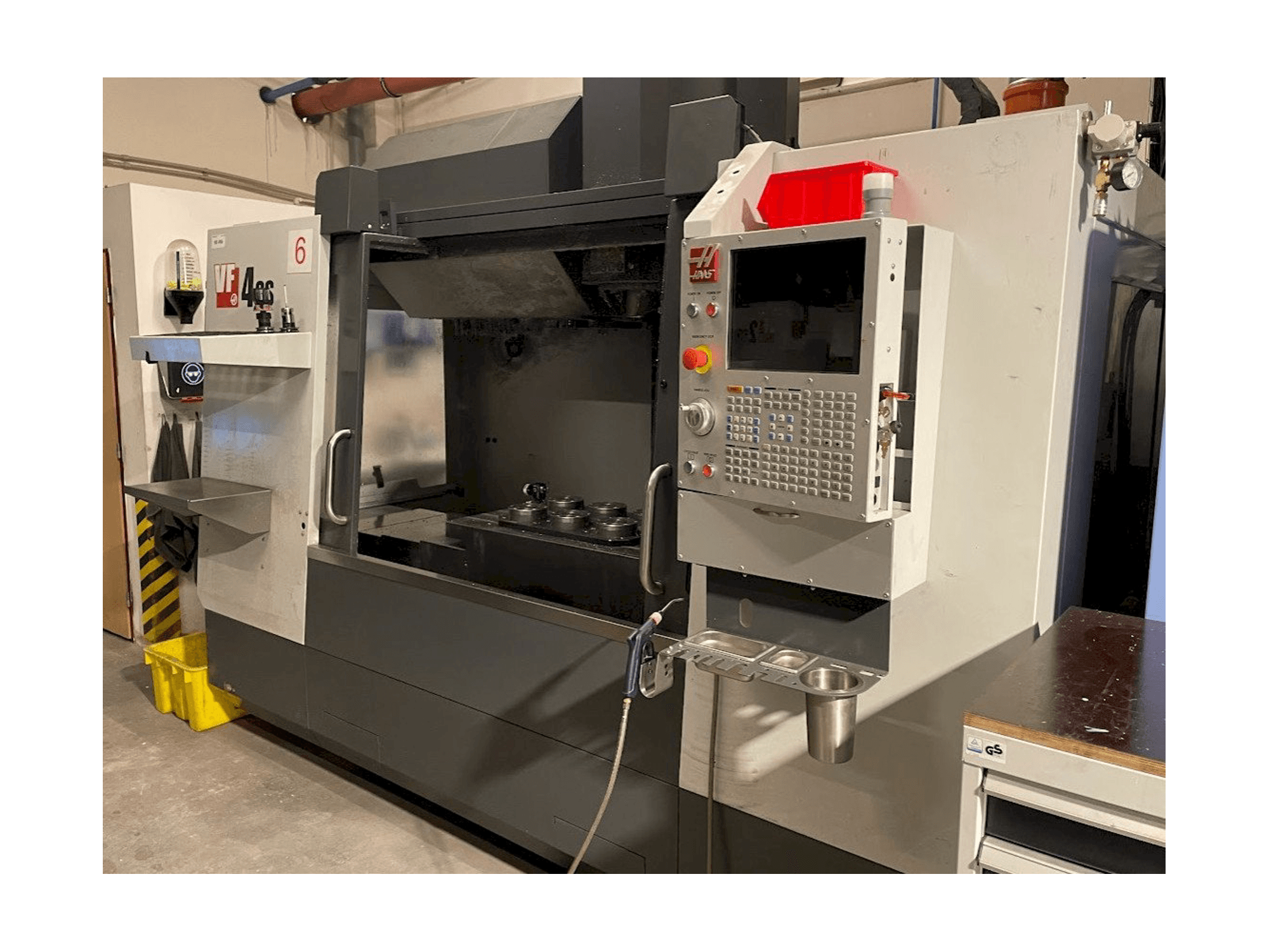 Masinavaade HAAS VF-4SS paremalt