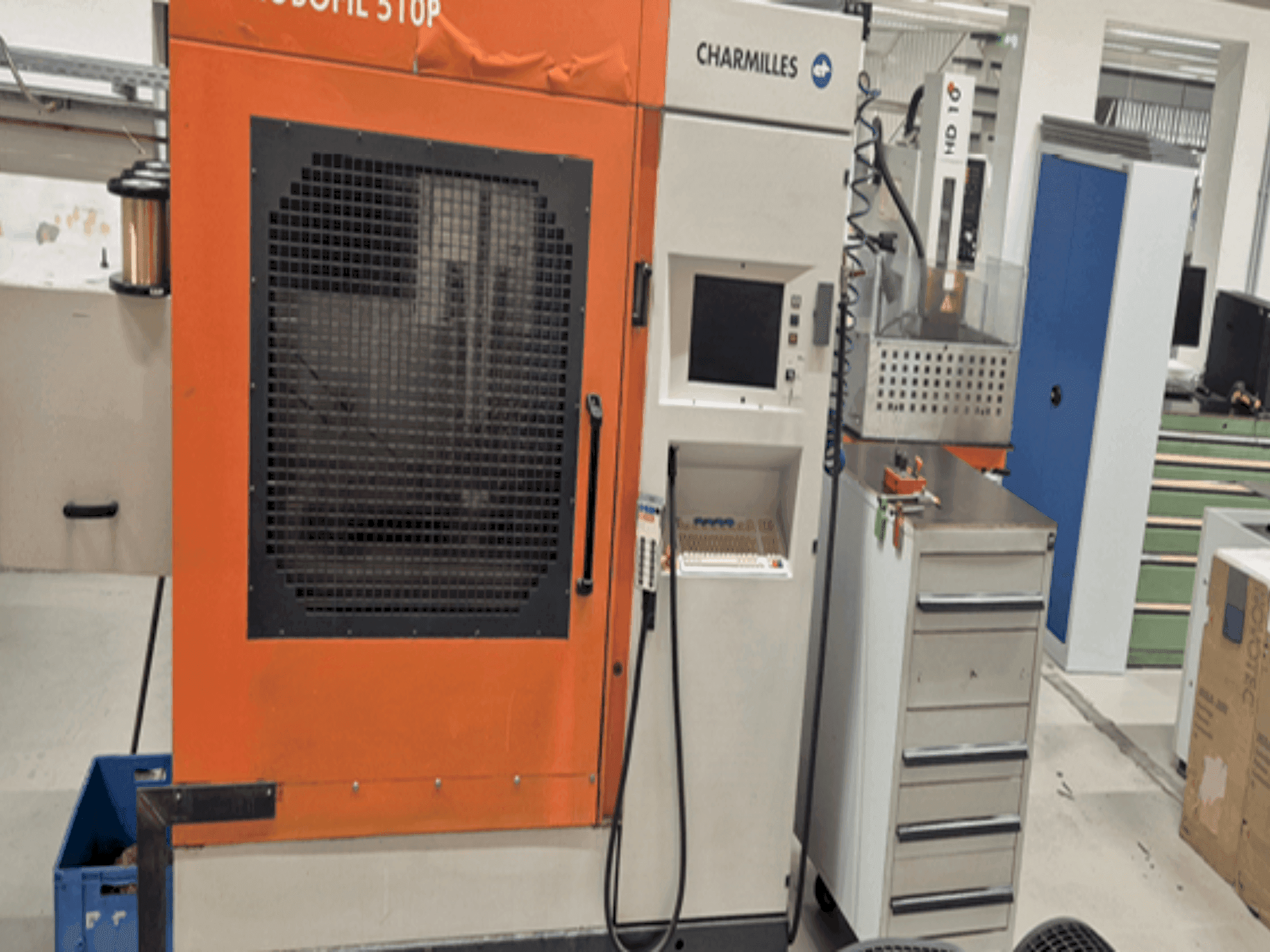 Masina CHARMILLES Robofil 51 eestvaade