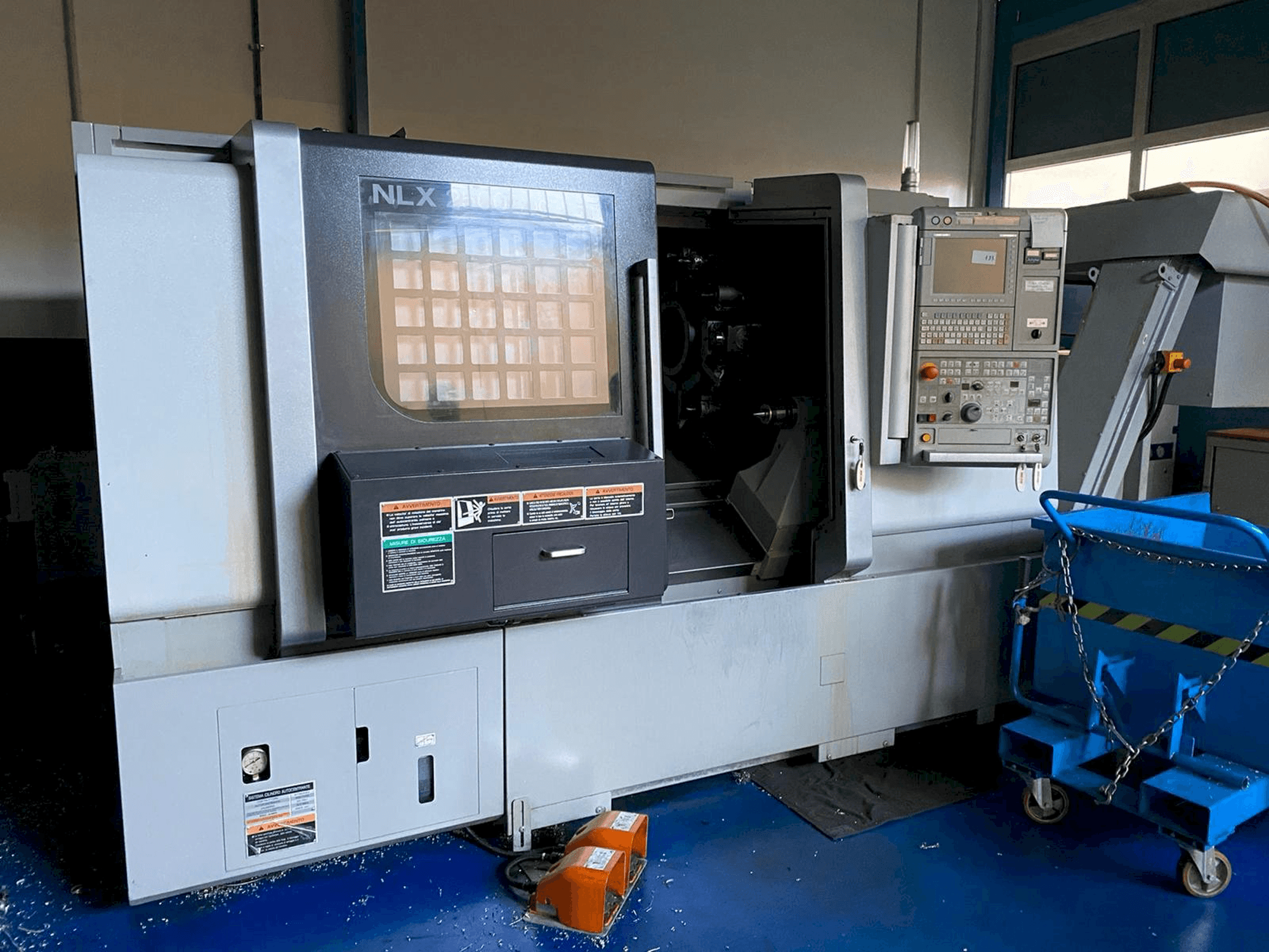 Masina MORI SEIKI NLX 2500/MC700 eestvaade