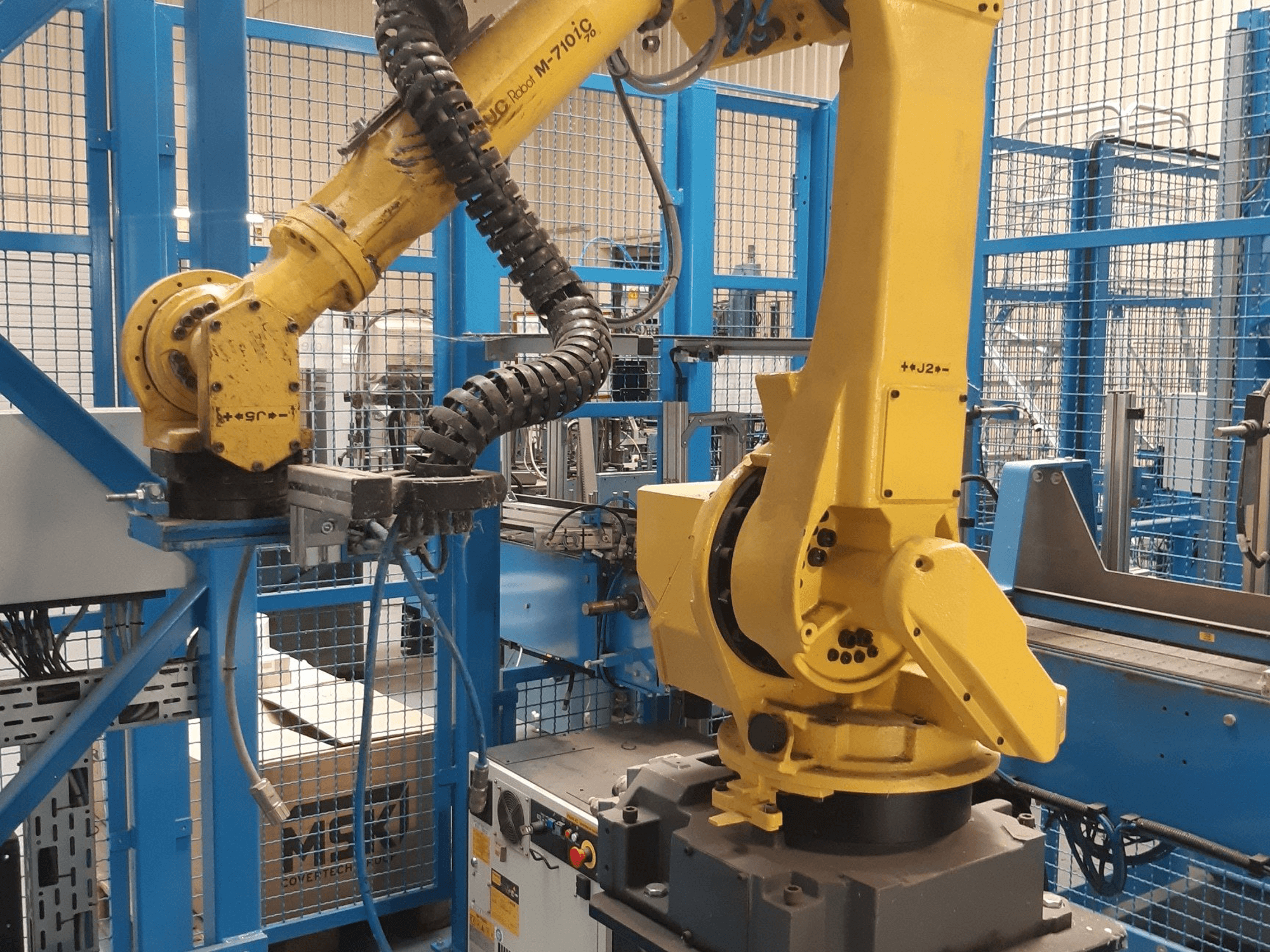 Masina FANUC M-710iC (2015) eestvaade