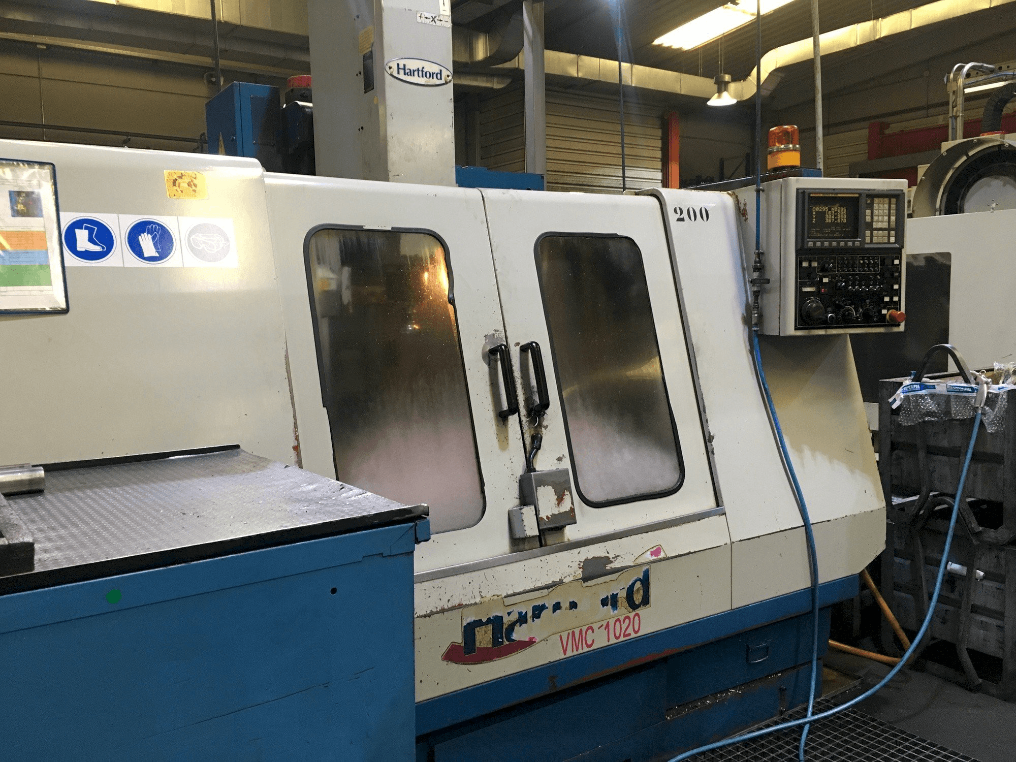 Masina Hartford VMC-1020S eestvaade