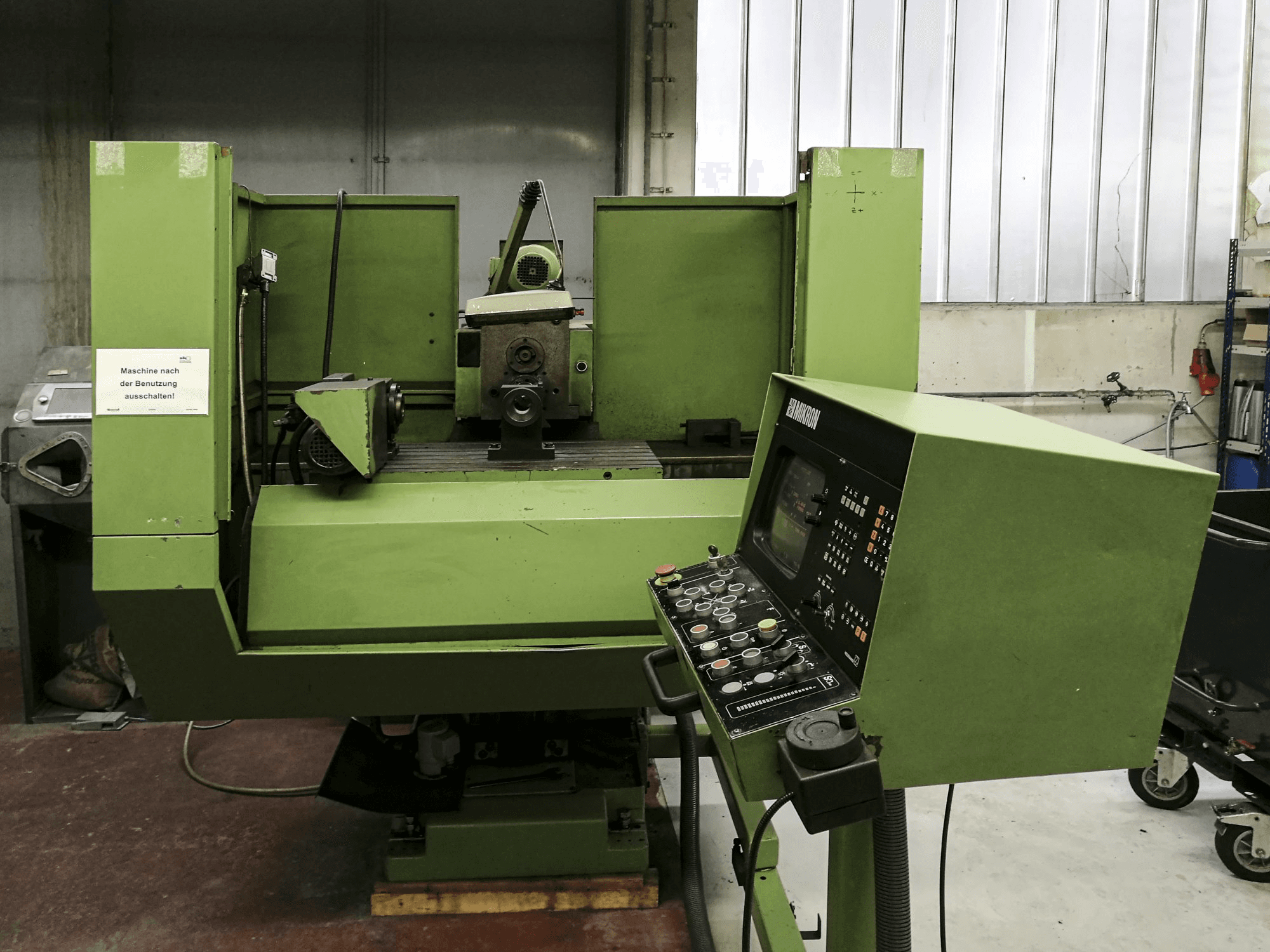 Masina Mikron WF-31 D eestvaade