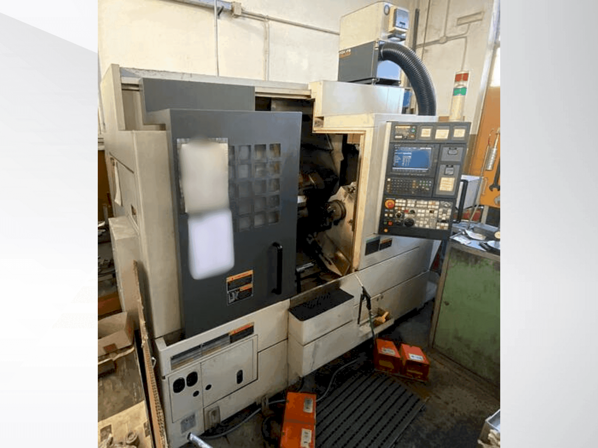 Masina MORI SEIKI NL 2000 SY eestvaade