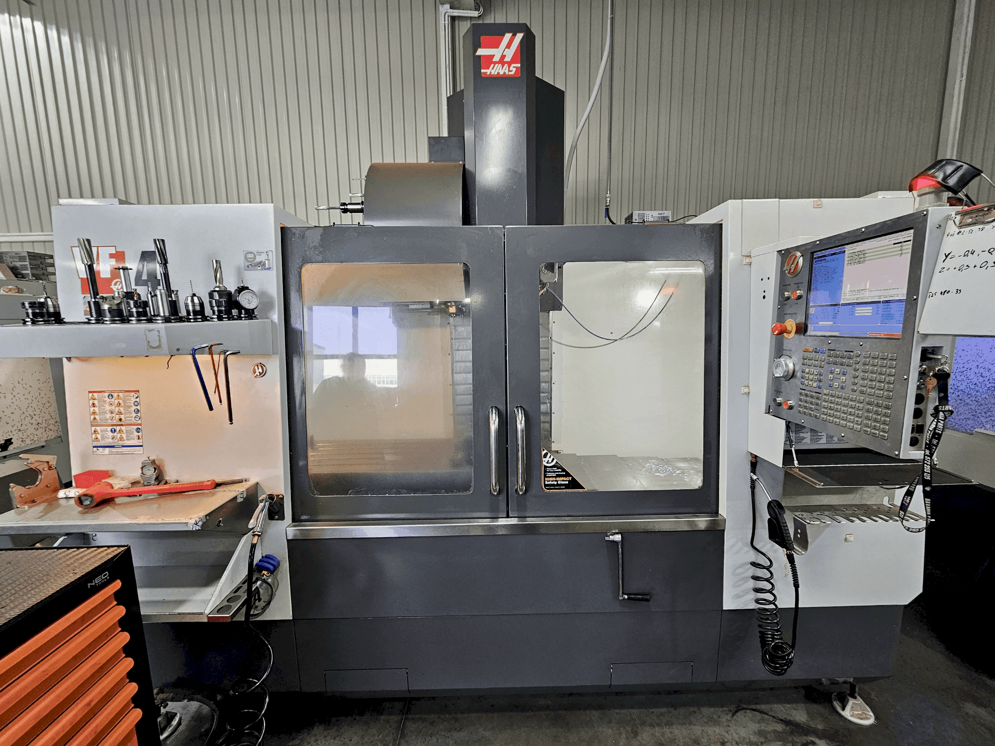 Masina HAAS VF-4 eestvaade