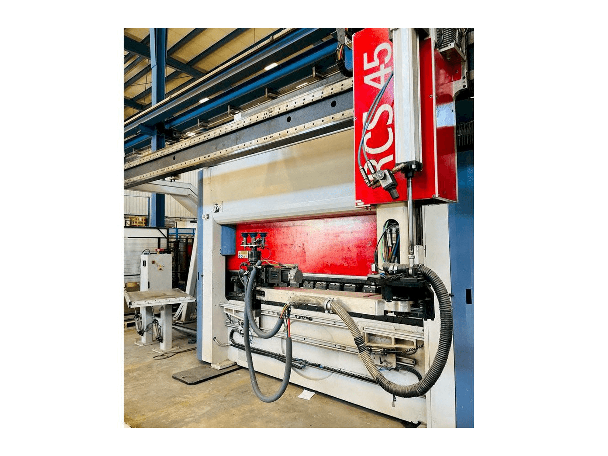Masina AMADA Flexa 100-30 Schiavi eestvaade
