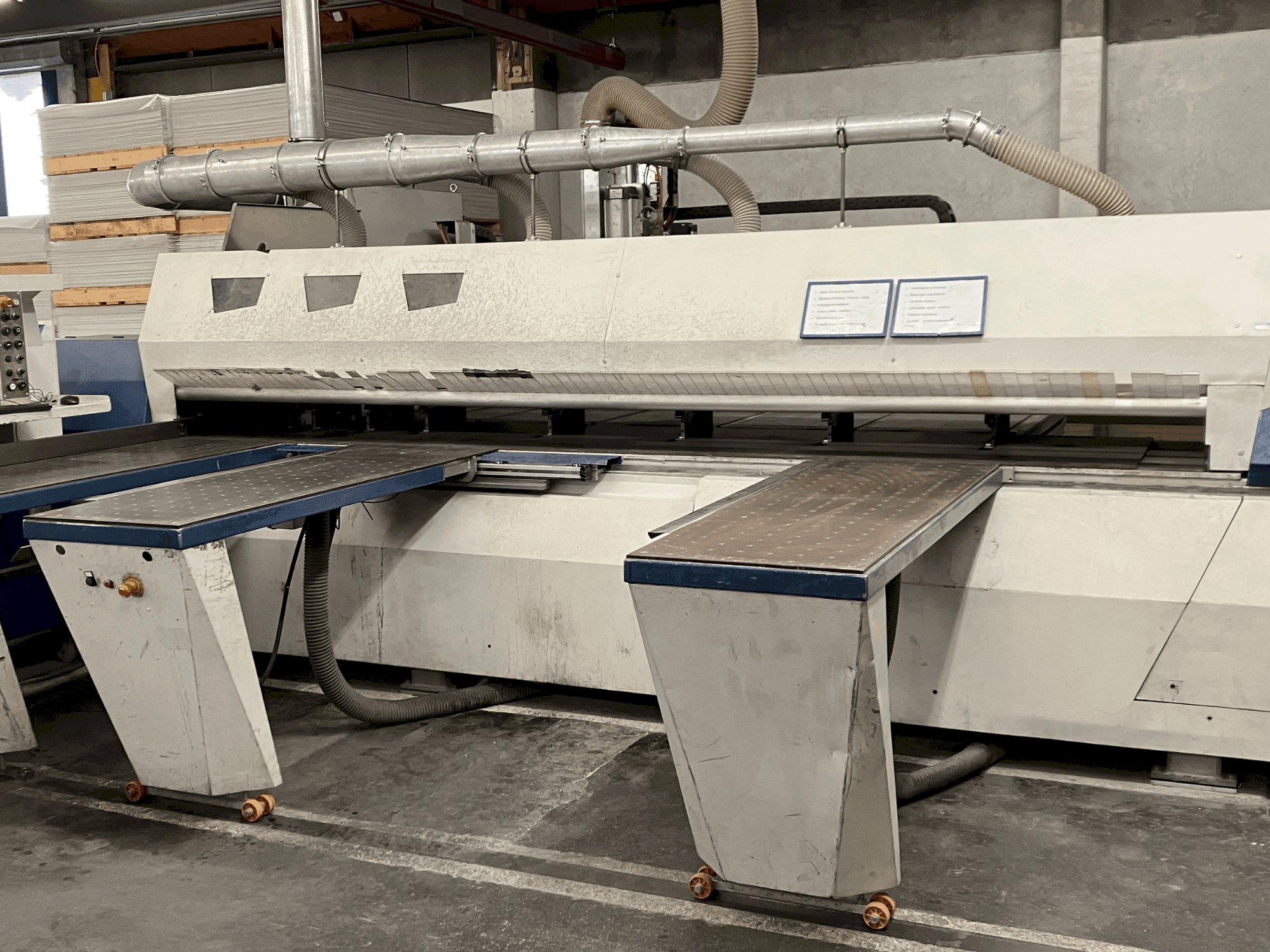 Masina PANHANS 2006 eestvaade