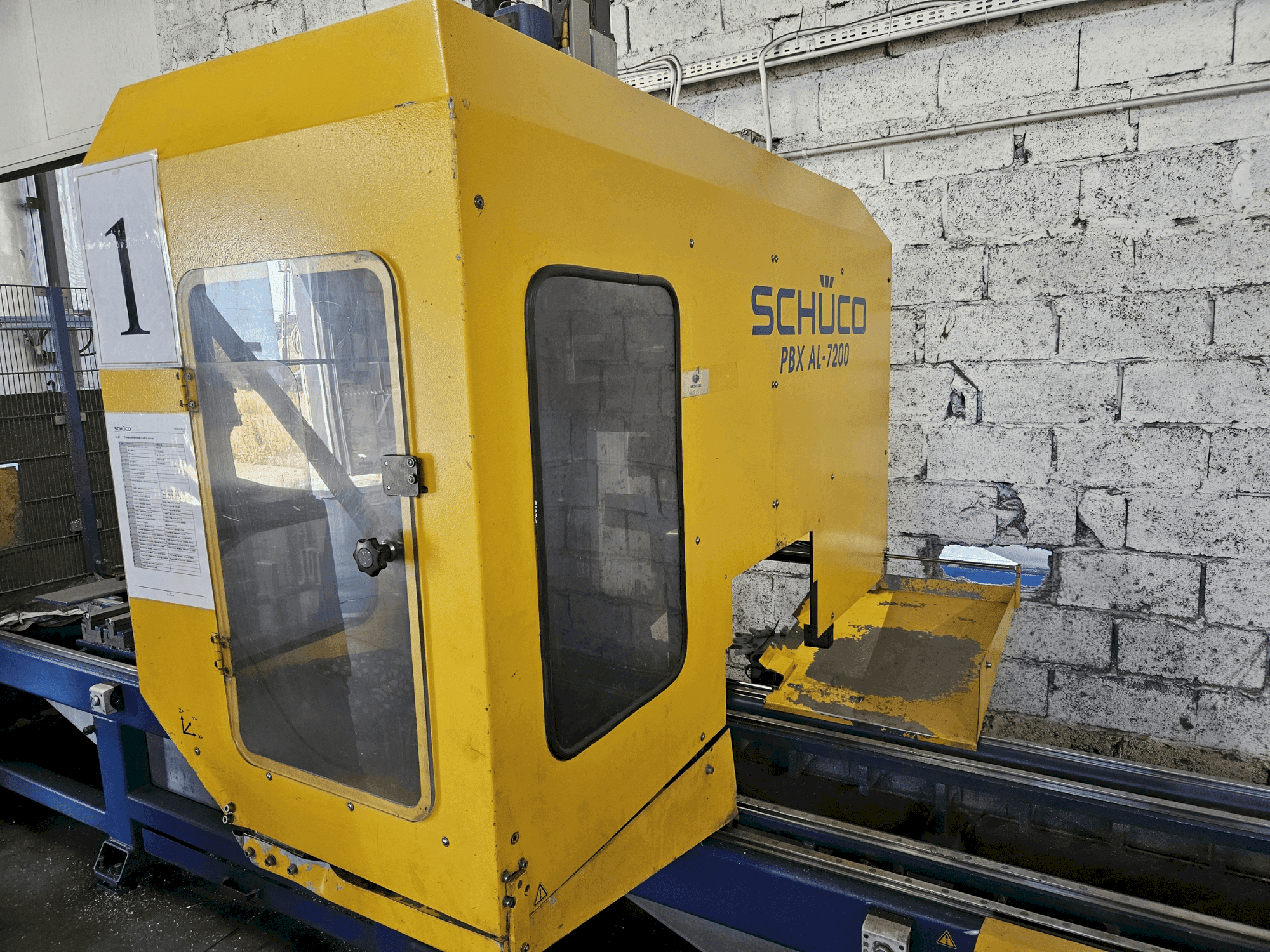 Masina SCHÜCO PBX AL-7200 eestvaade