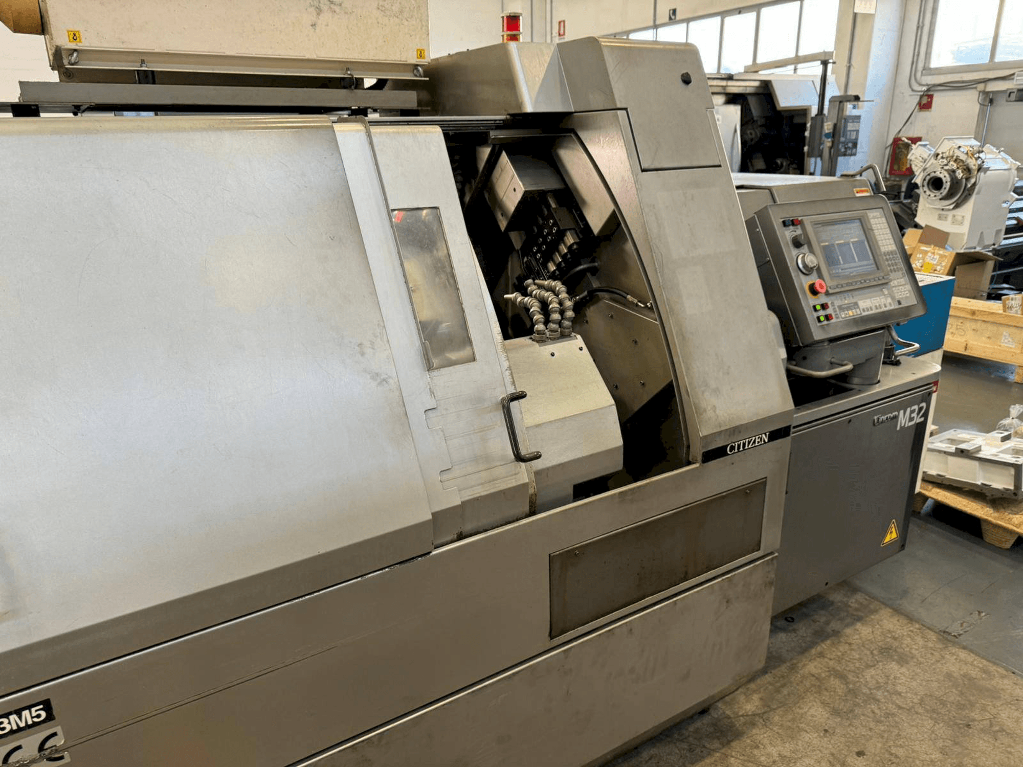 Masina Citizen M32V eestvaade