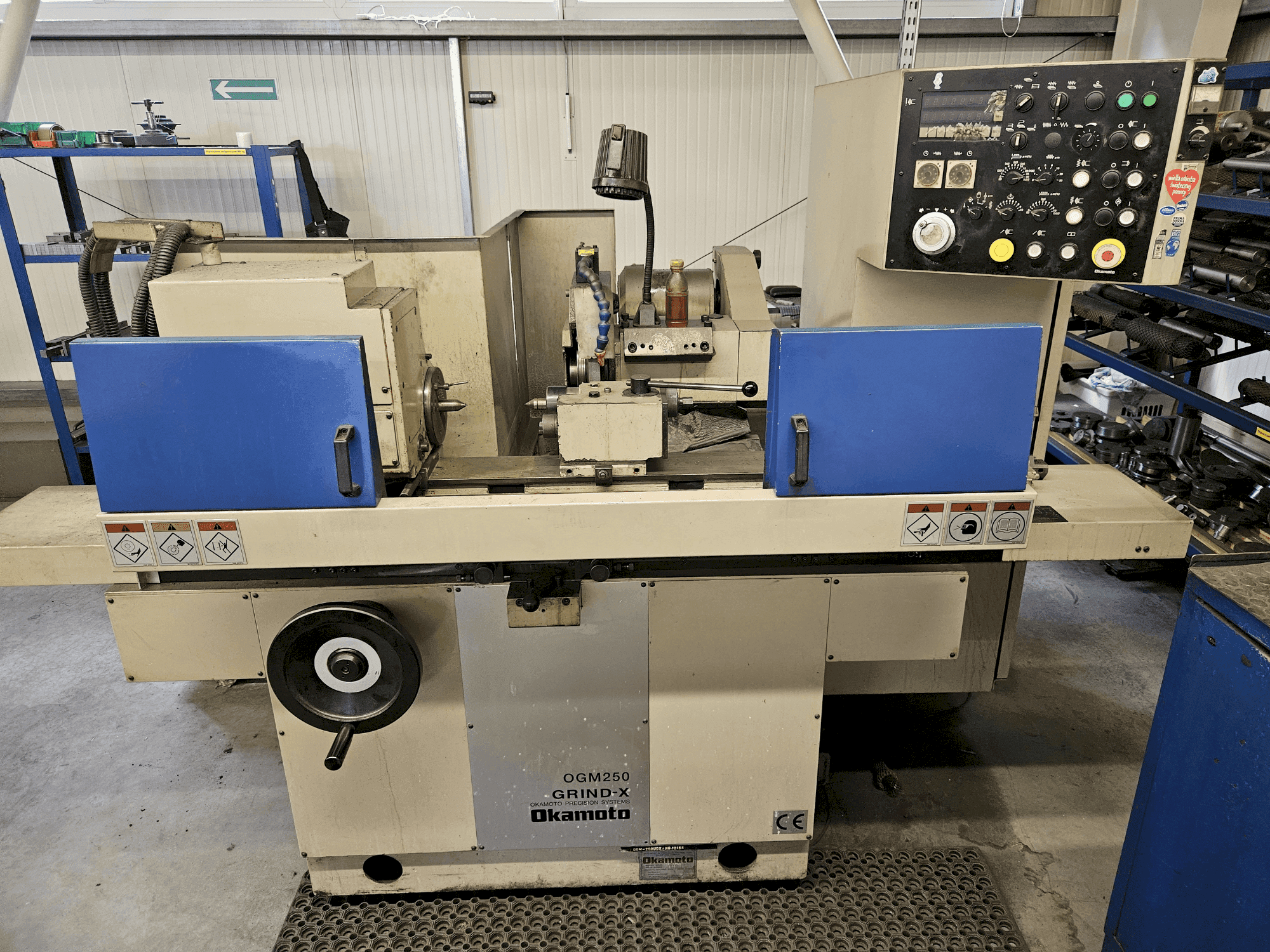 Masina OKAMOTO OGM 250UDX GRIND-X eestvaade