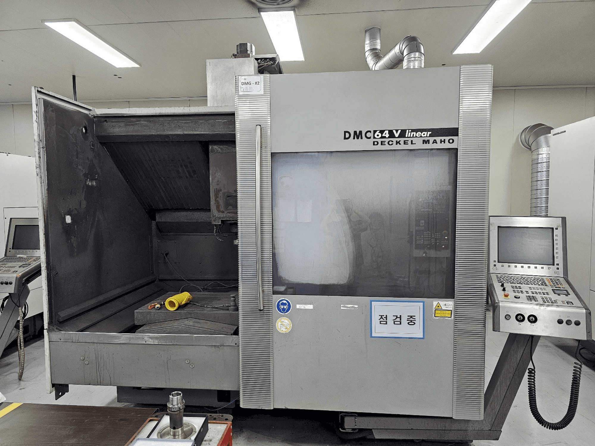 Masina DECKEL MAHO DMC 64V linear eestvaade