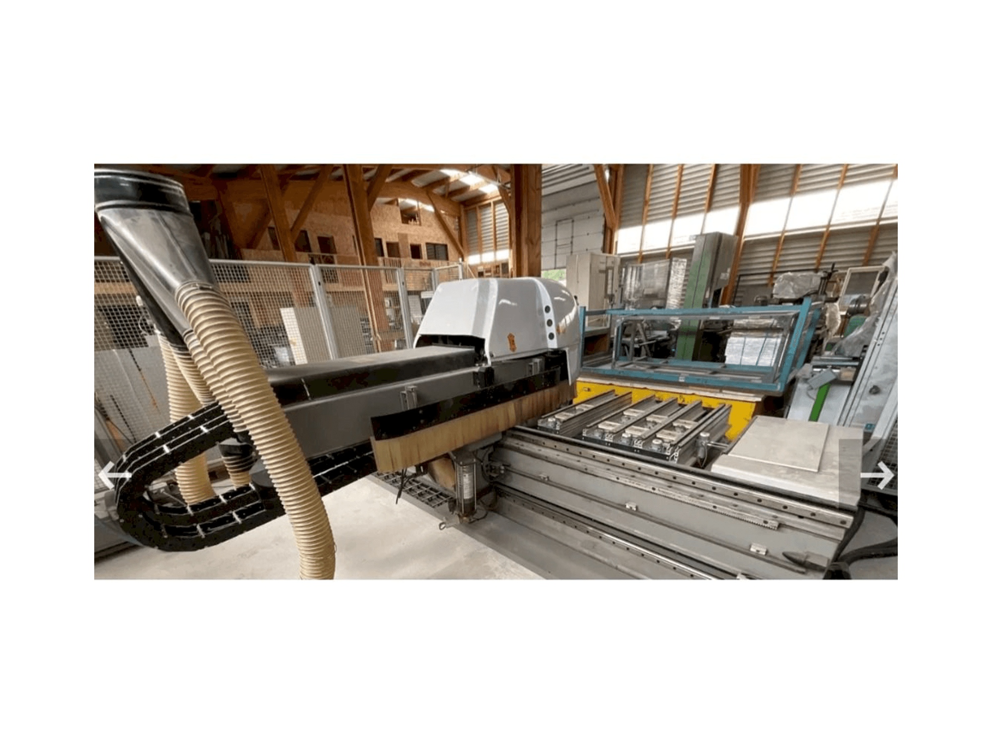 Masina BIESSE Rover 321 R eestvaade