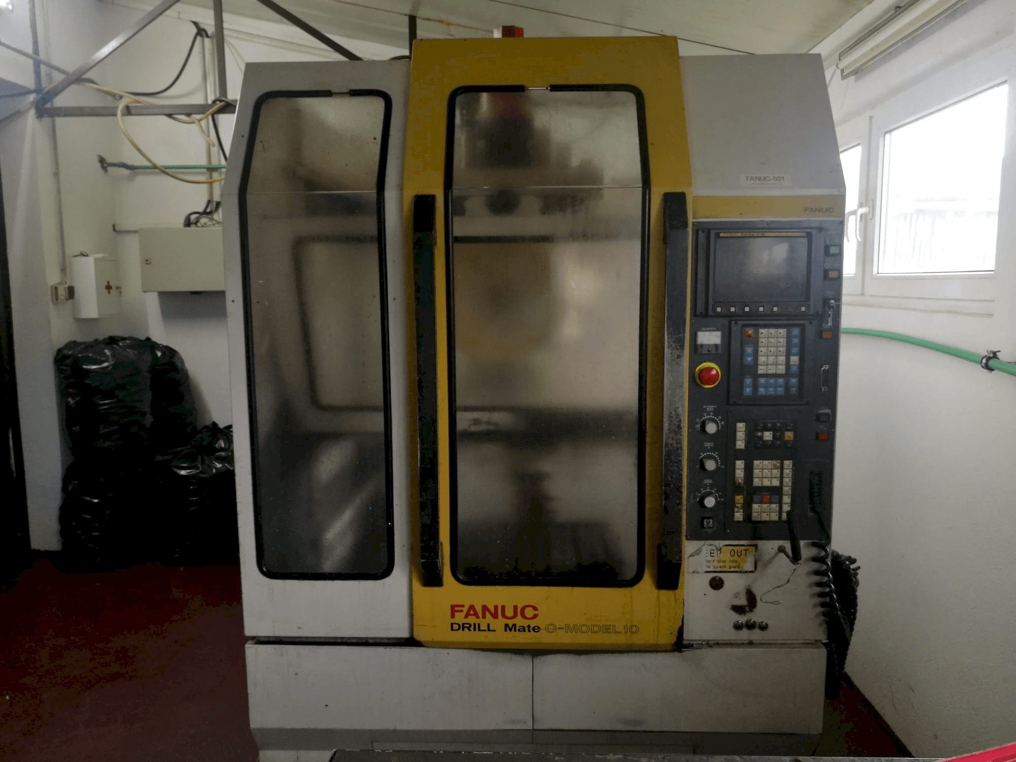Masina FANUC DRILL MATE C-MODEL 10 eestvaade