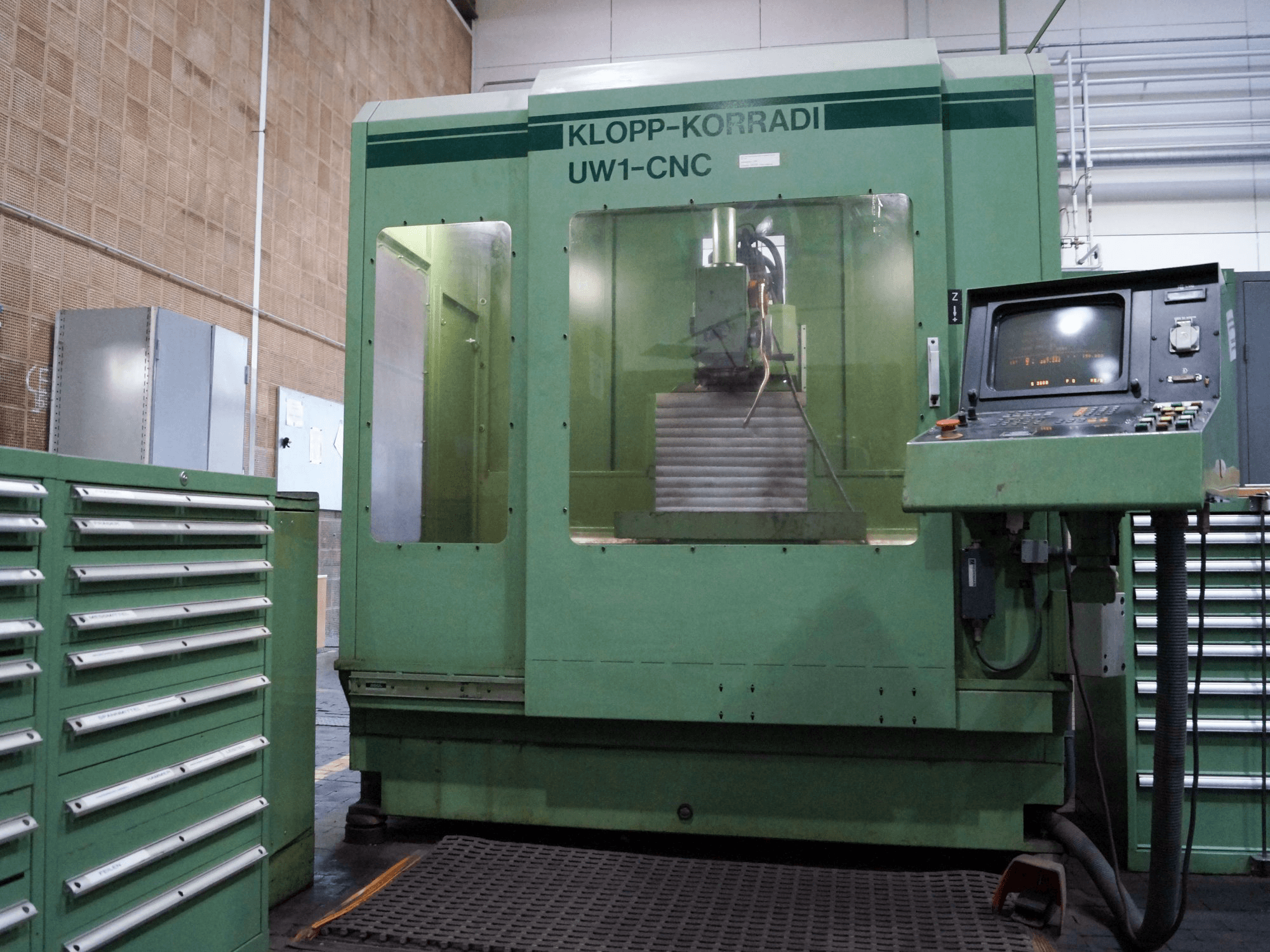 Masina KLOPP-KORRADI UW 1-CNC eestvaade
