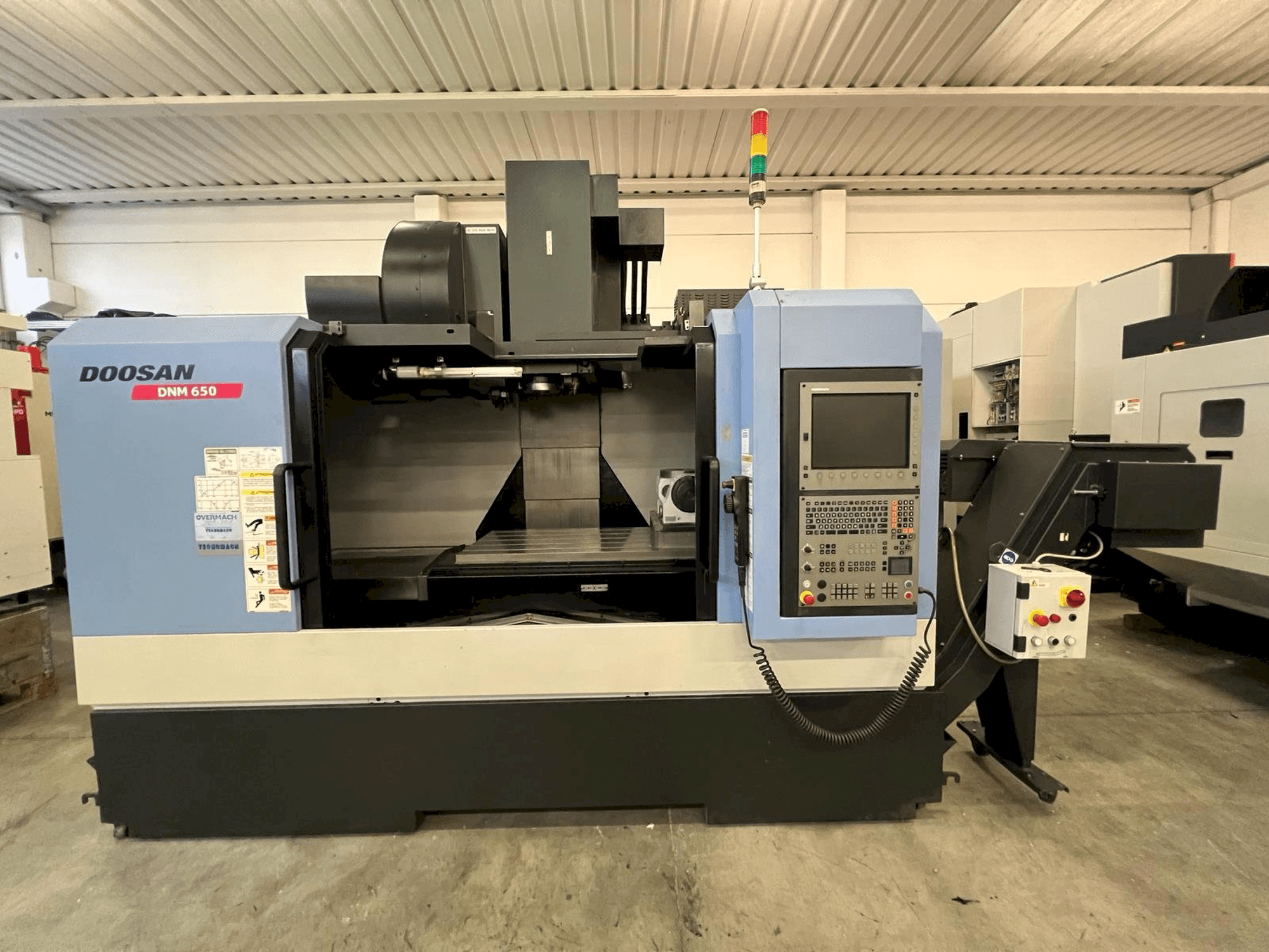 Masina DOOSAN DNM 650 eestvaade