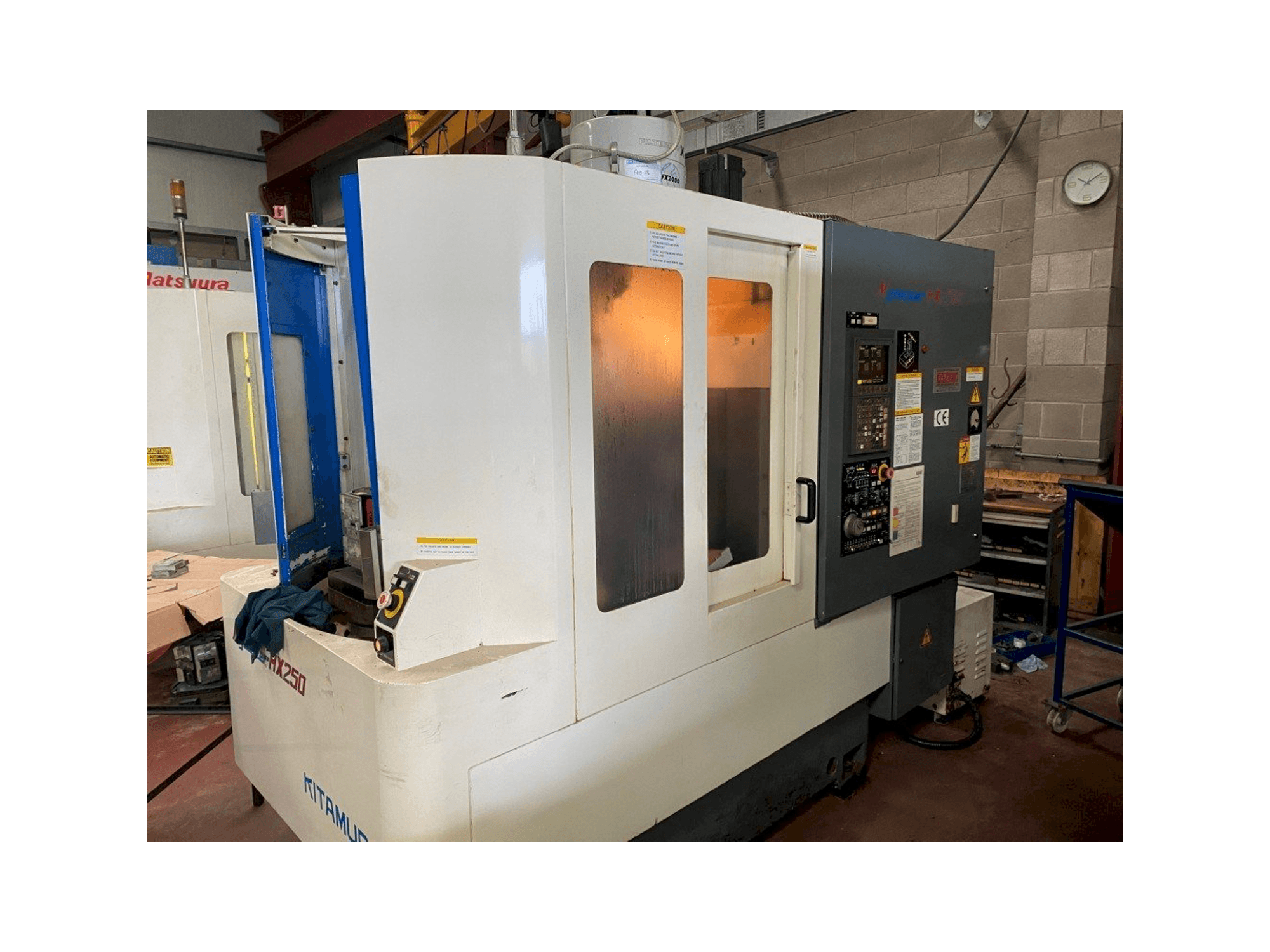 Masina Kitamura Mycenter HX250 eestvaade