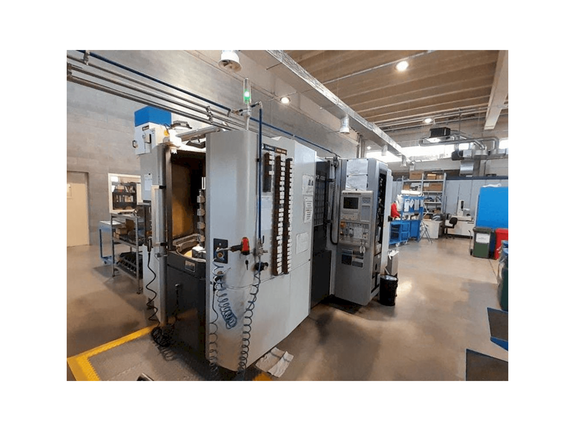 Masina DMG NHX 4000 eestvaade