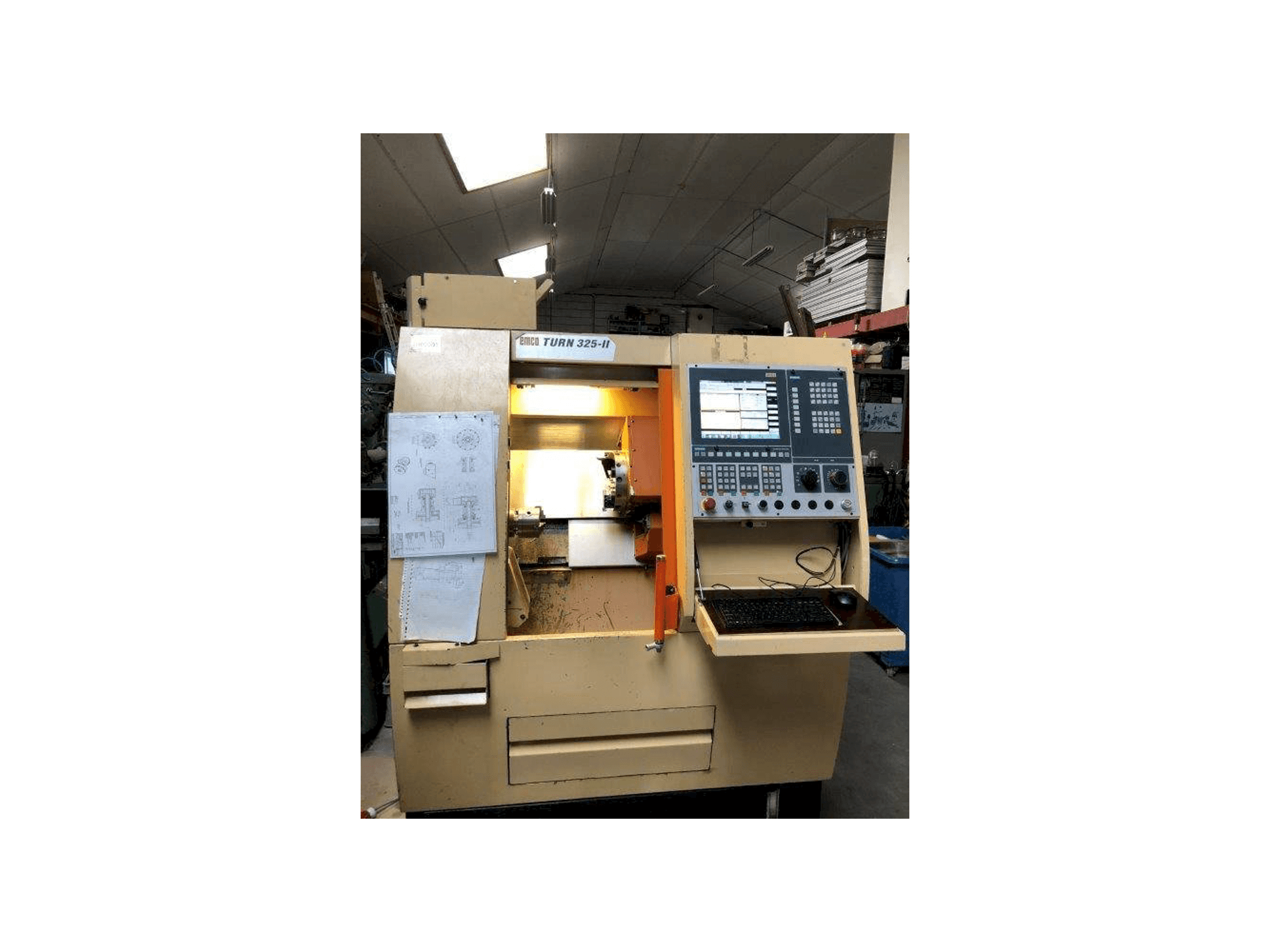 Masina EMCO TURN 325-II eestvaade