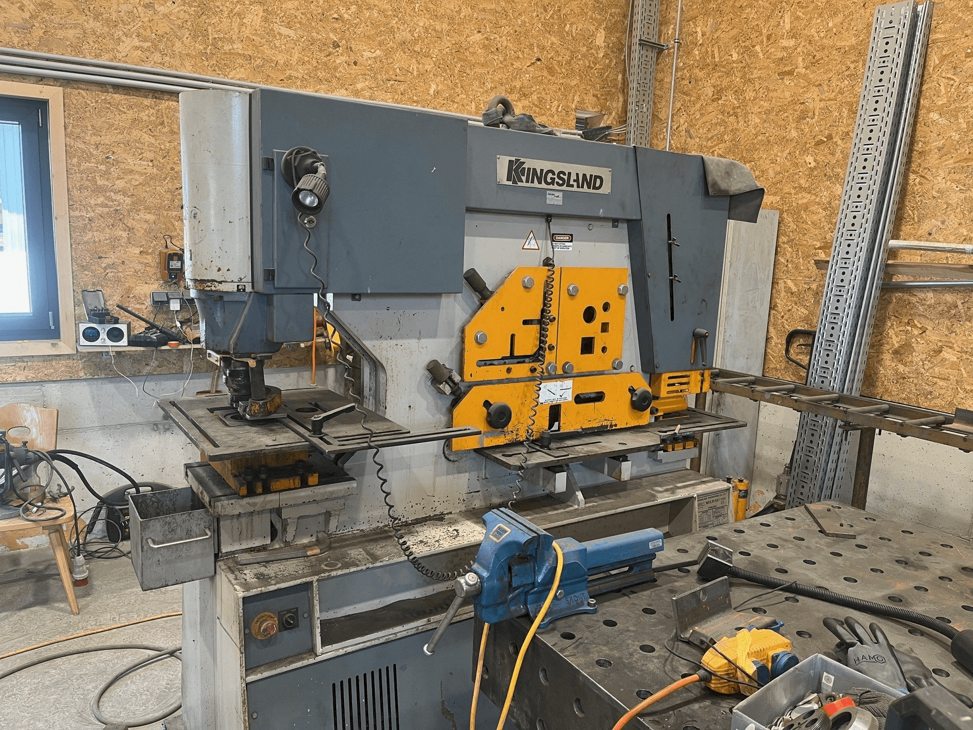 Masina KINGSLAND Multi 95 eestvaade