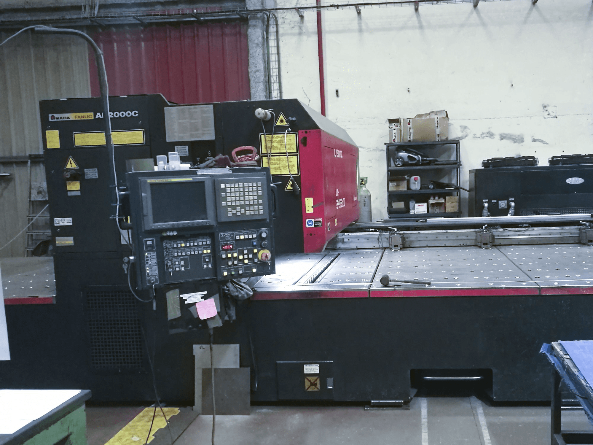 Masina AMADA LC 2415 α3 eestvaade