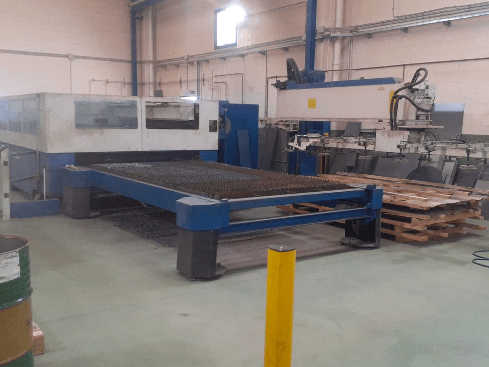Masina Trumpf Trumatic L4030 eestvaade